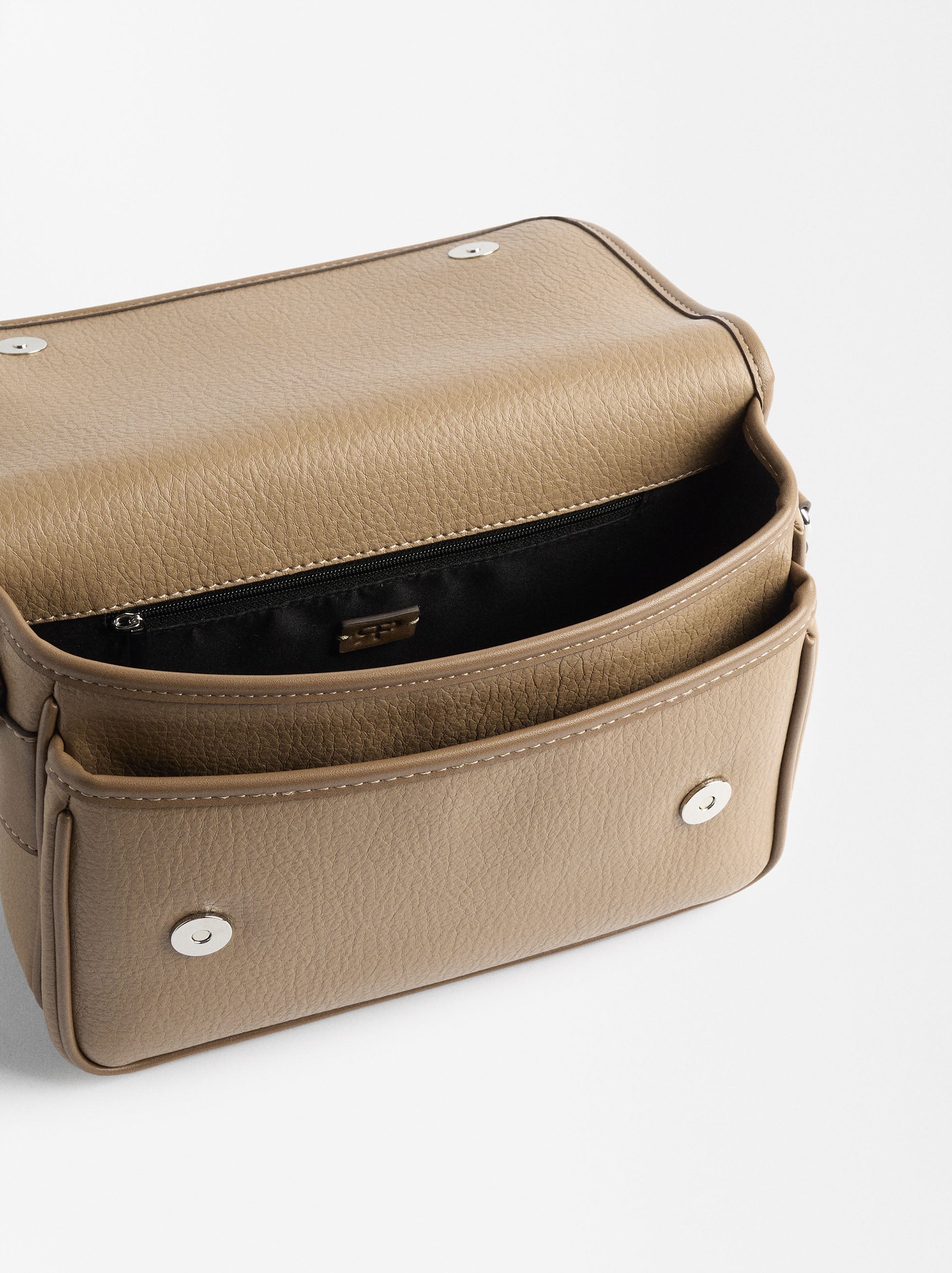 Bolso De Hombro Con Textura