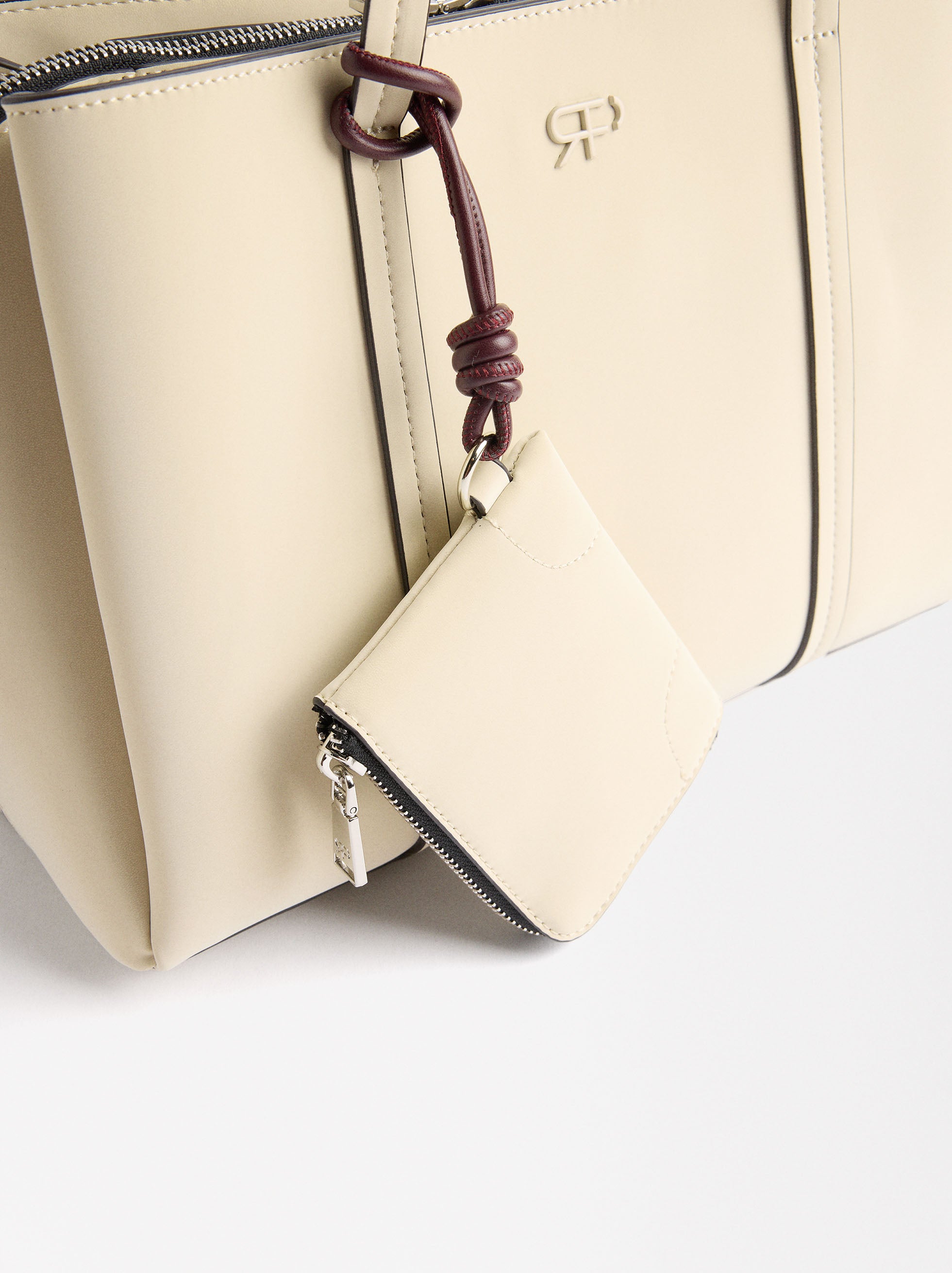 Cartera Shopper Textura Suave