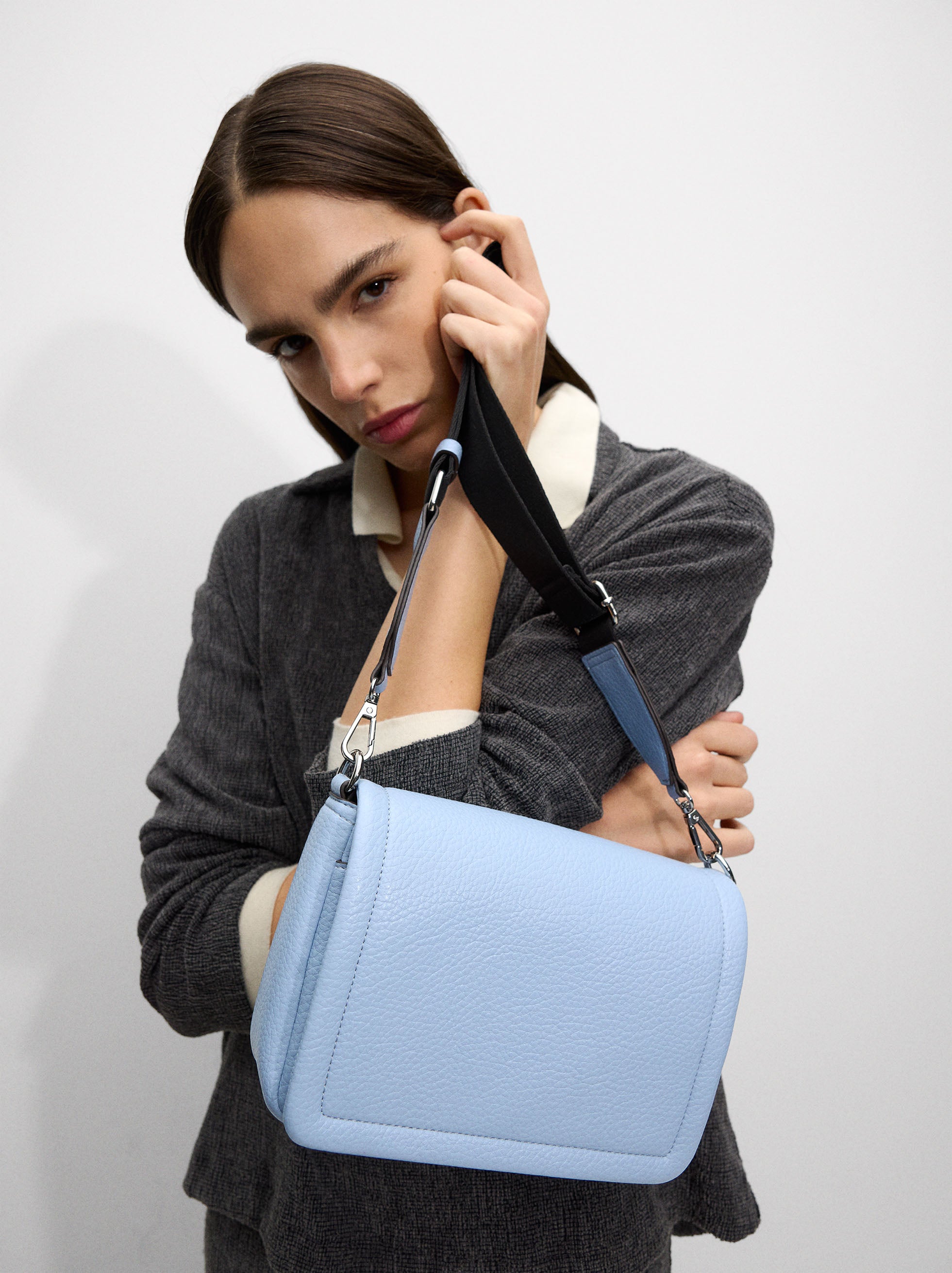 Bolso De Hombro Con Cierre De Solapa