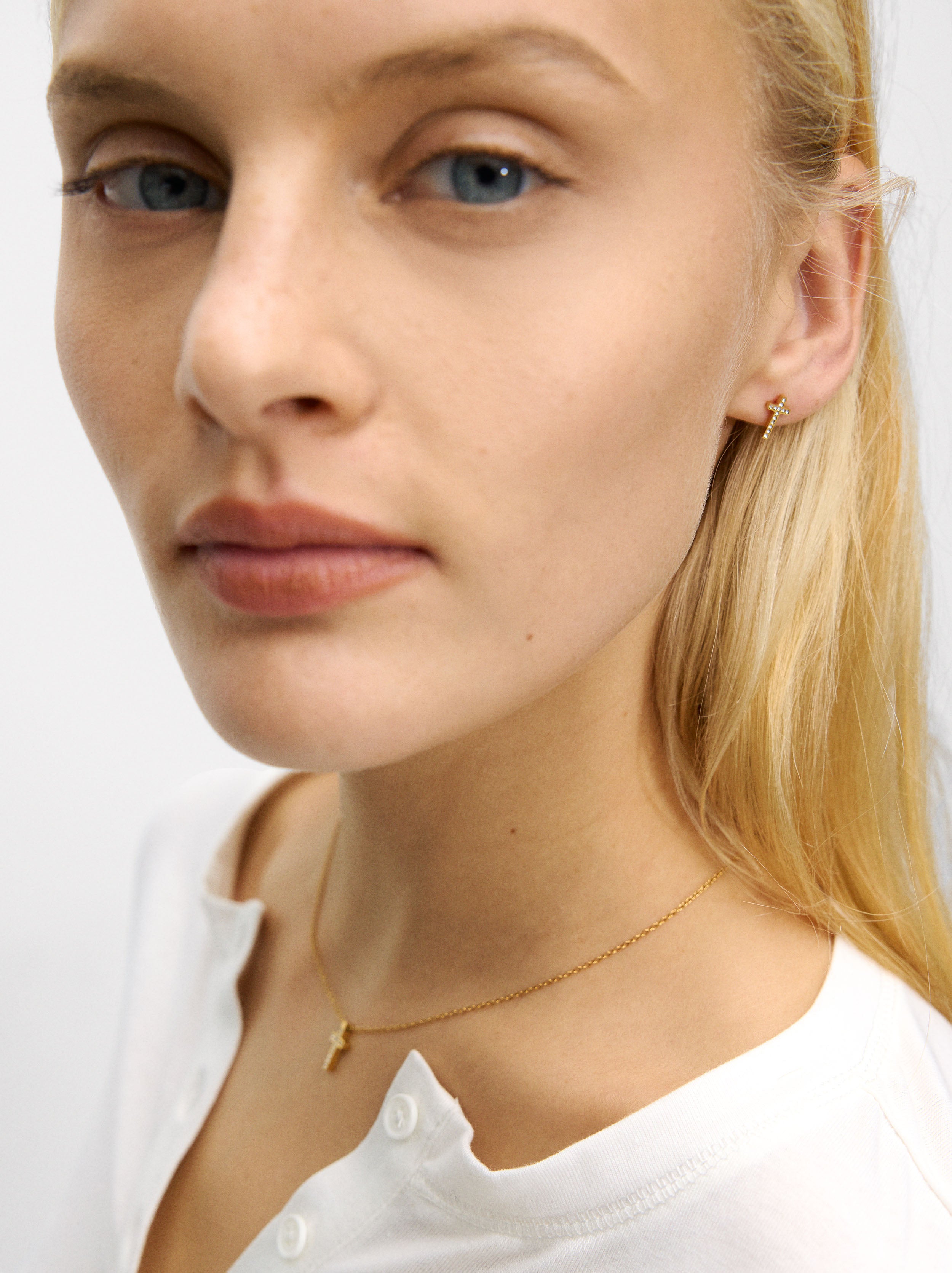Set De Aretes Con Collar Cruzado Con Cristales - Acero Inoxidable