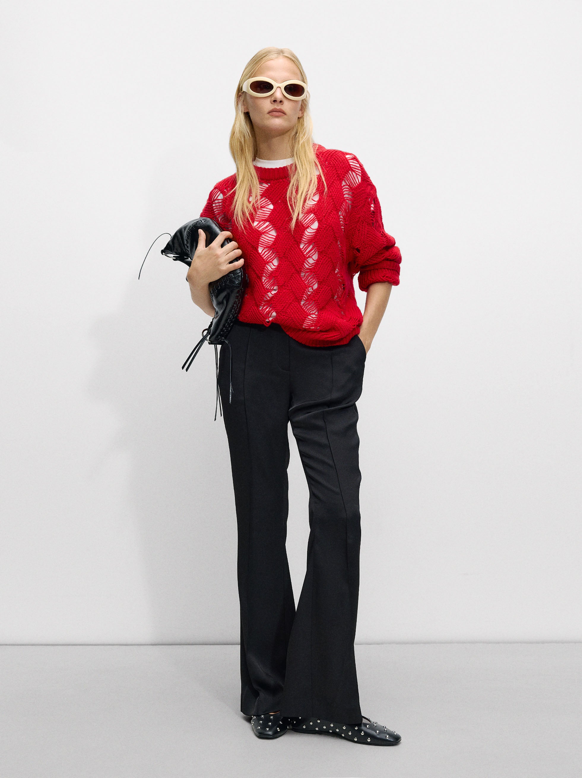 Pantalón Con Detalle De Costuras