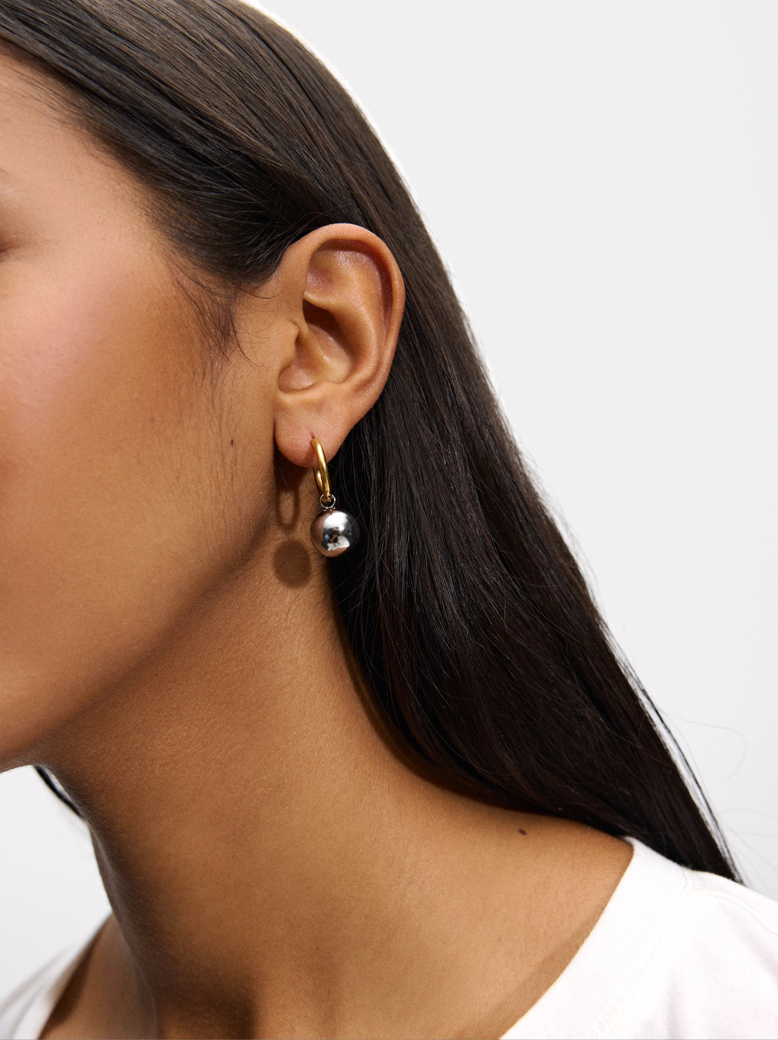 Aretes Bicolor Con Esfera - Acero Inoxidable