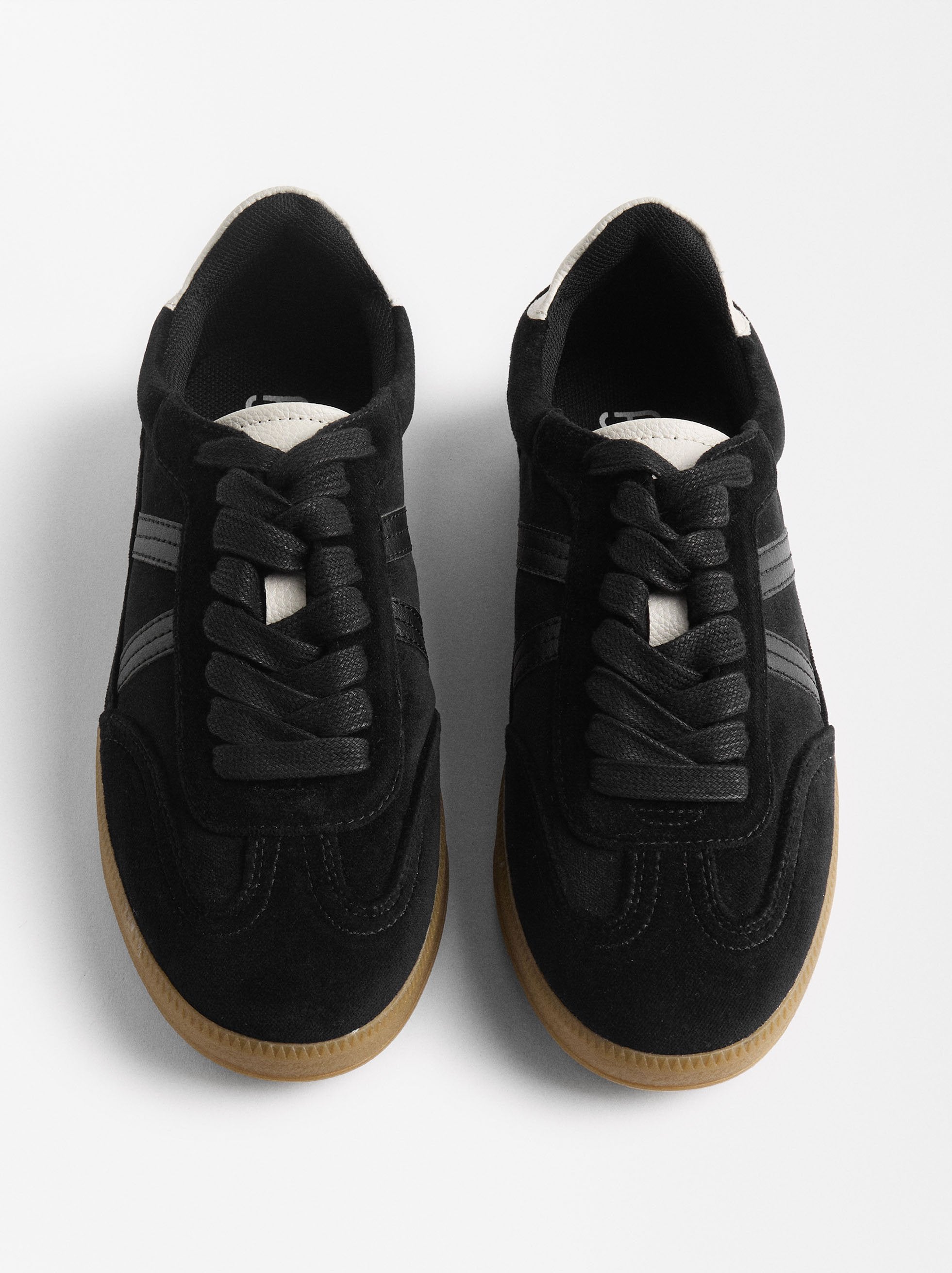 Zapatillas Con Contraste Efecto Serraje