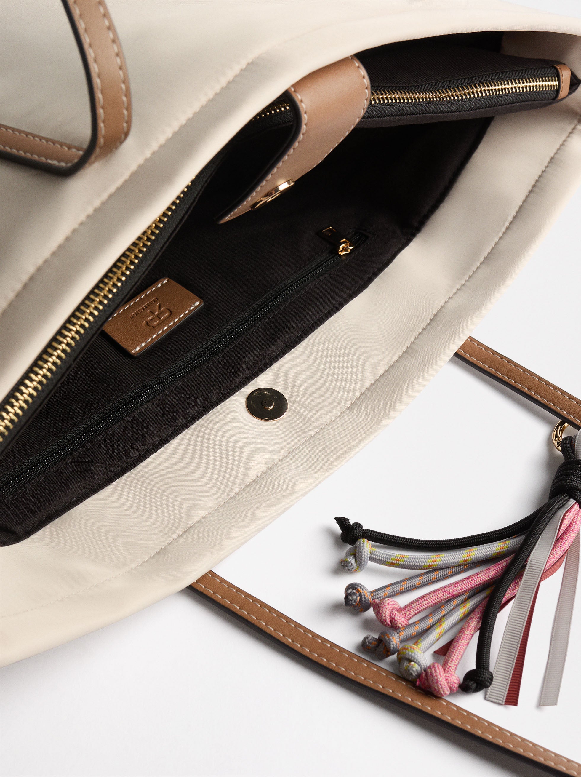 Cartera Shopper De Nylon Con Bolsillo Exterior