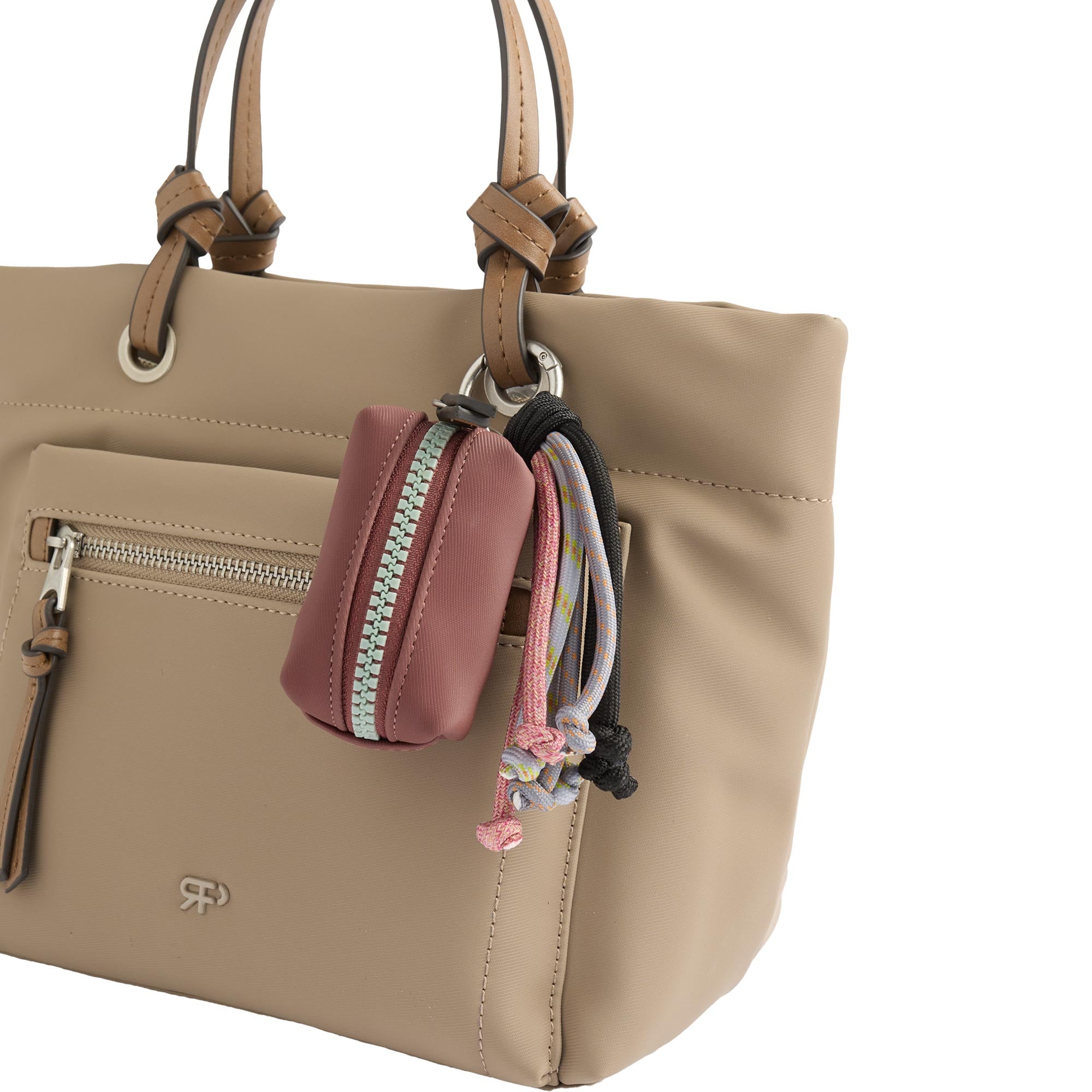 Bolso Tote Efecto Nylon Con Colgante