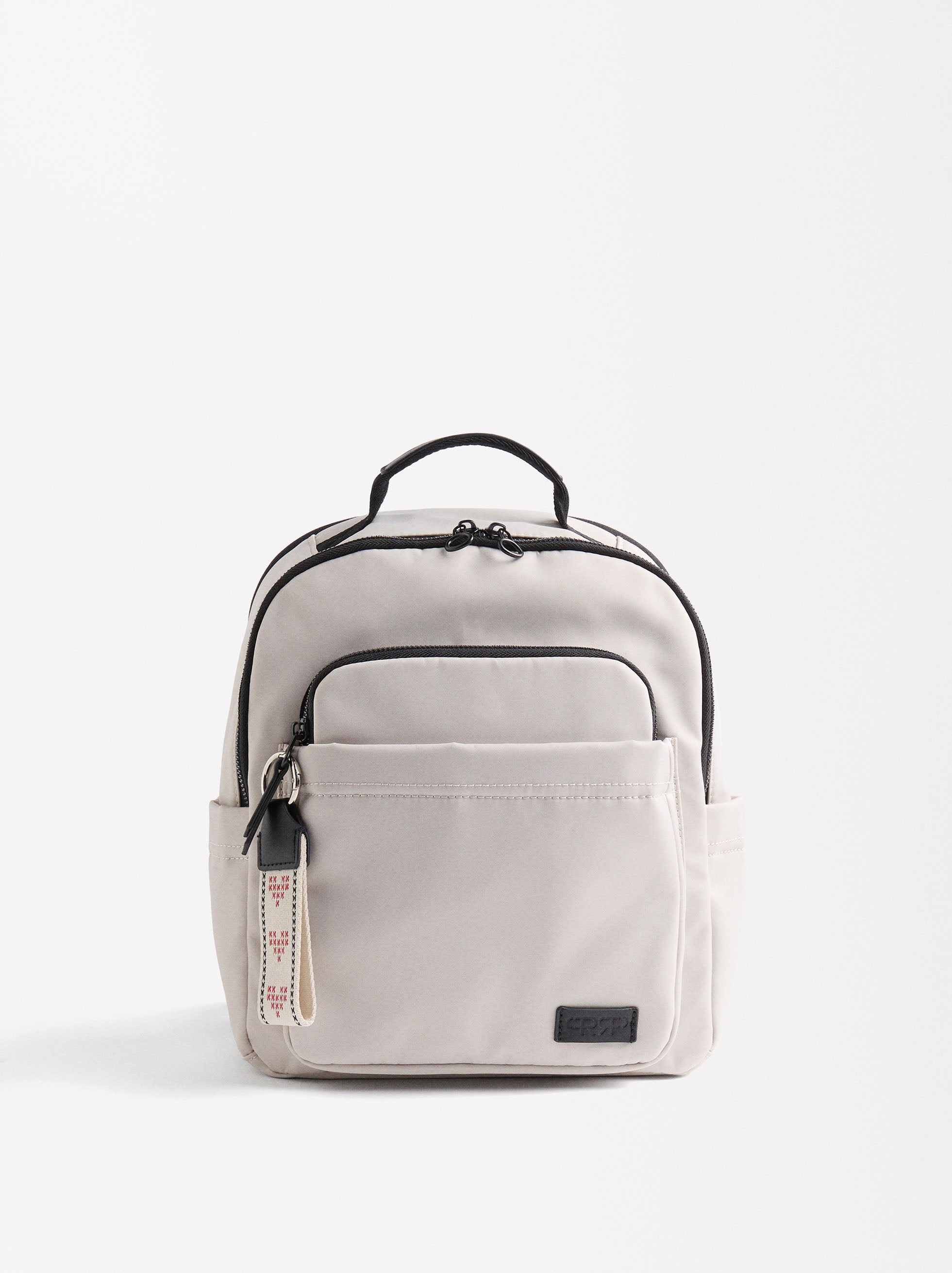Mochila De Nylon Con Colgante Corazón