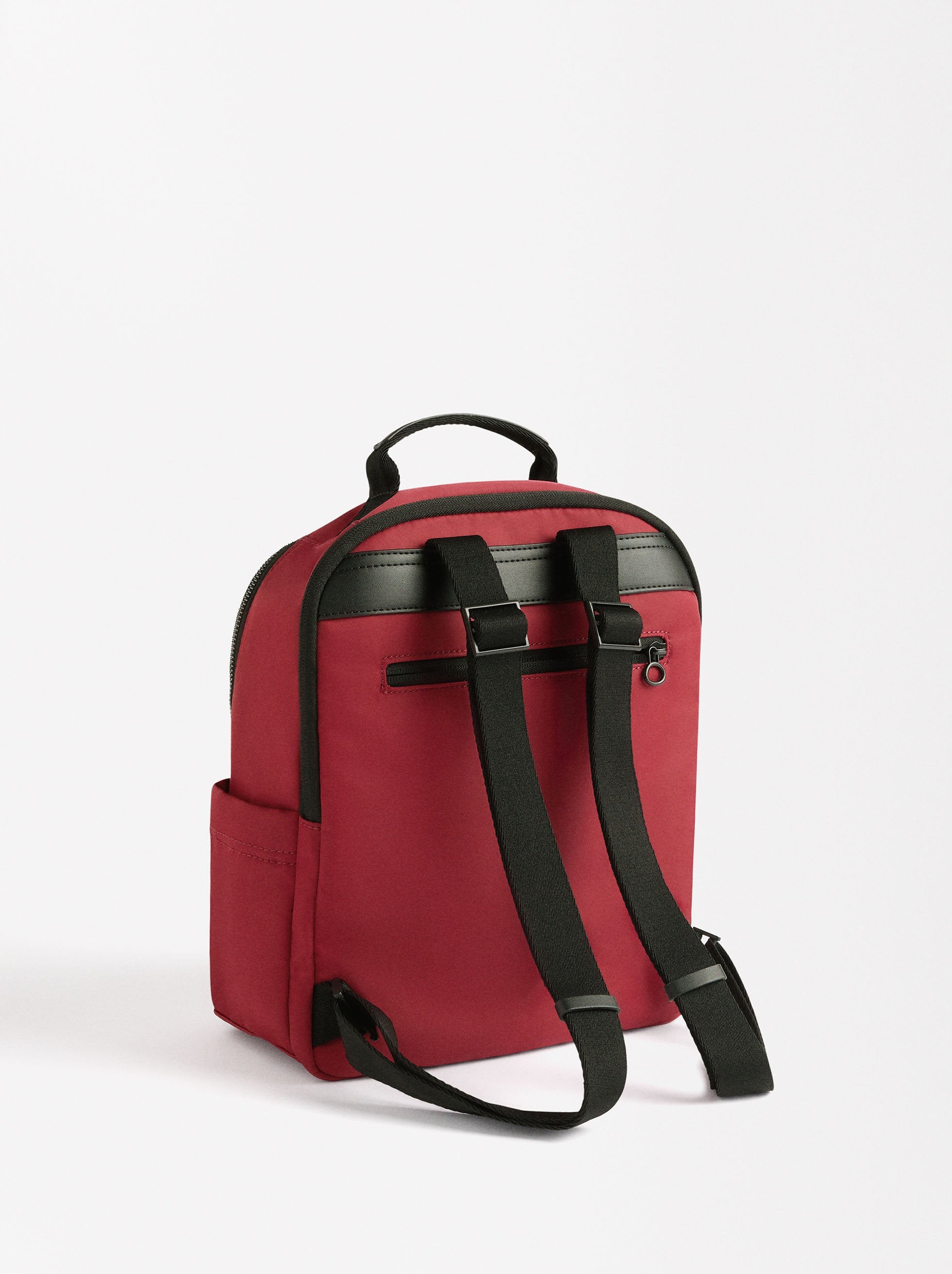 Mochila De Nylon Con Colgante Corazón