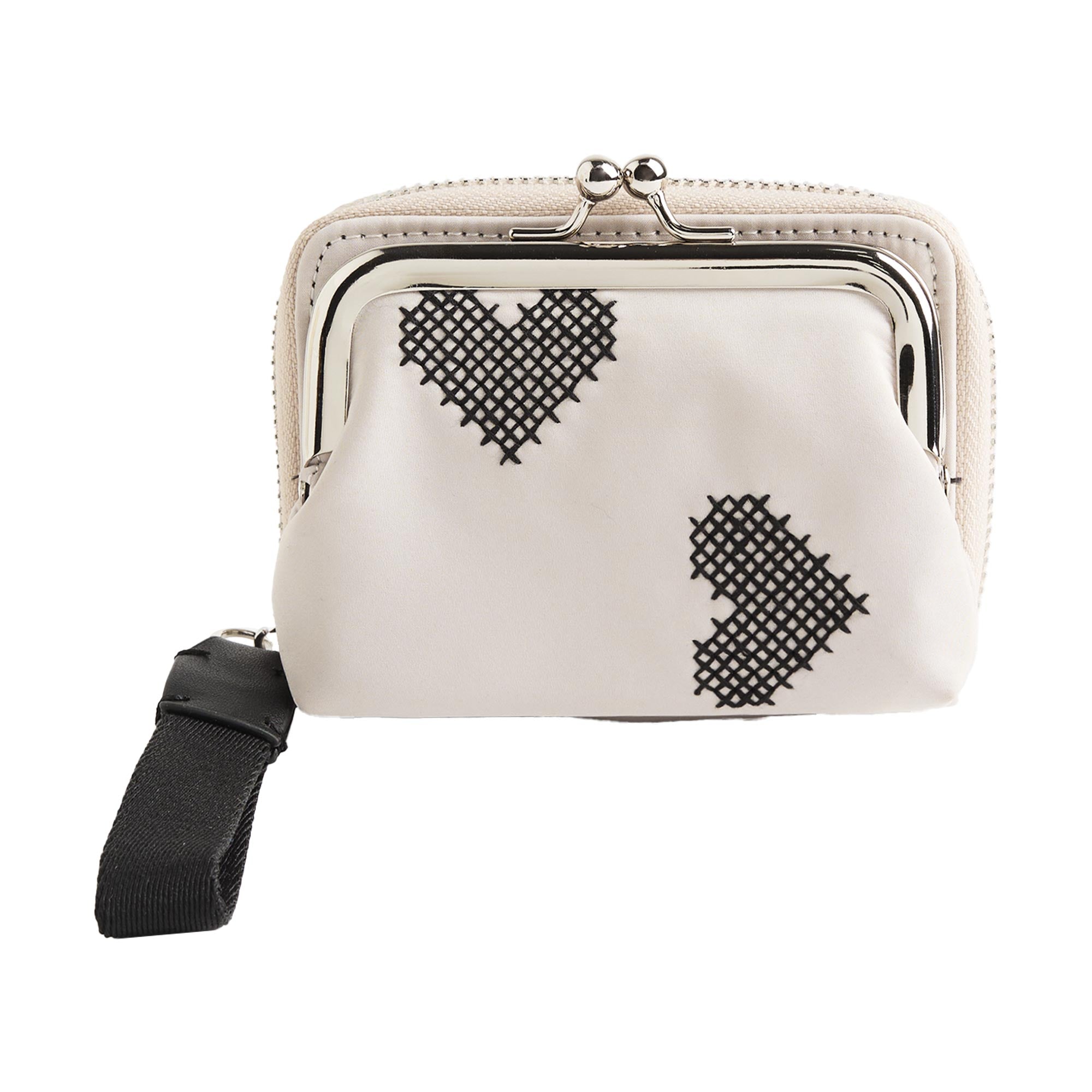 Cartera De Nylon Con Bordado Corazones