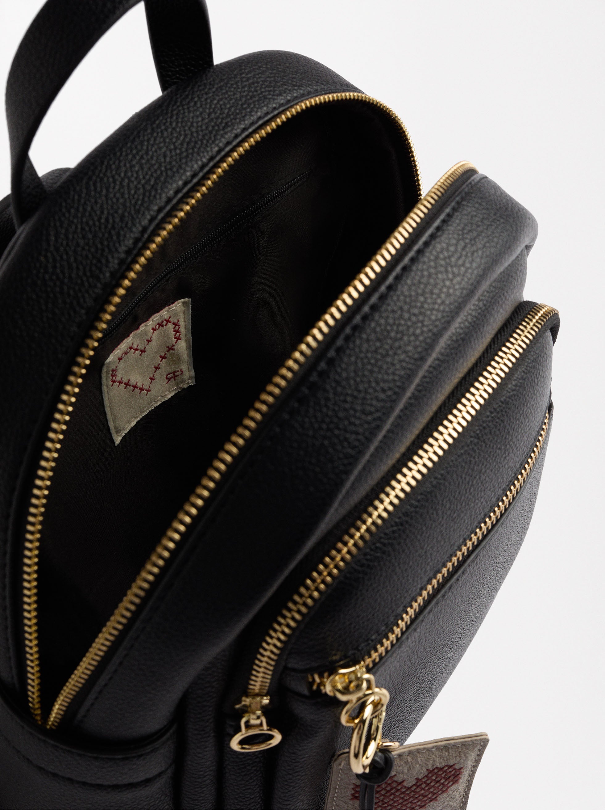 Mochila Con Colgante Corazón