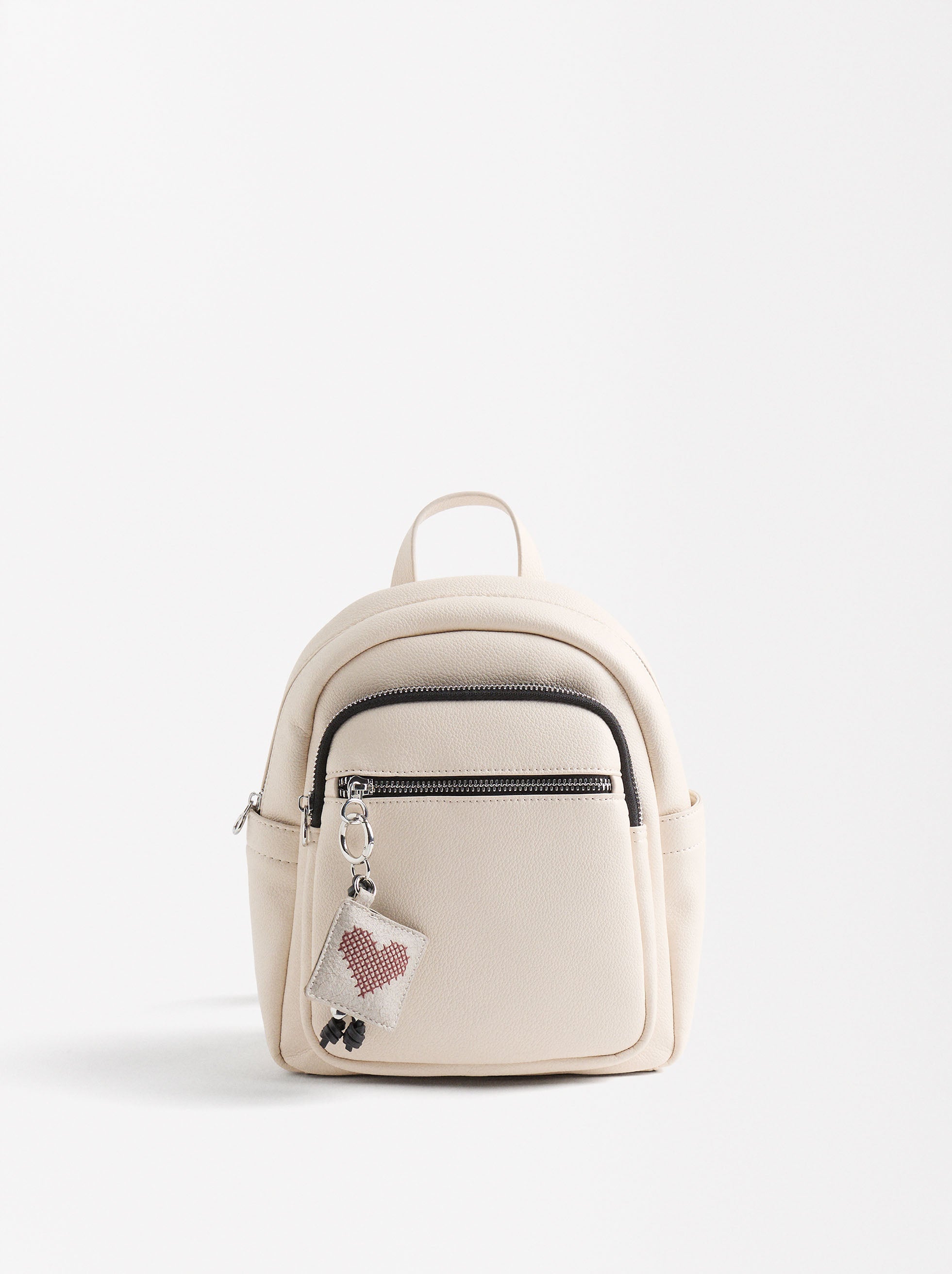 Mochila Con Colgante Corazón