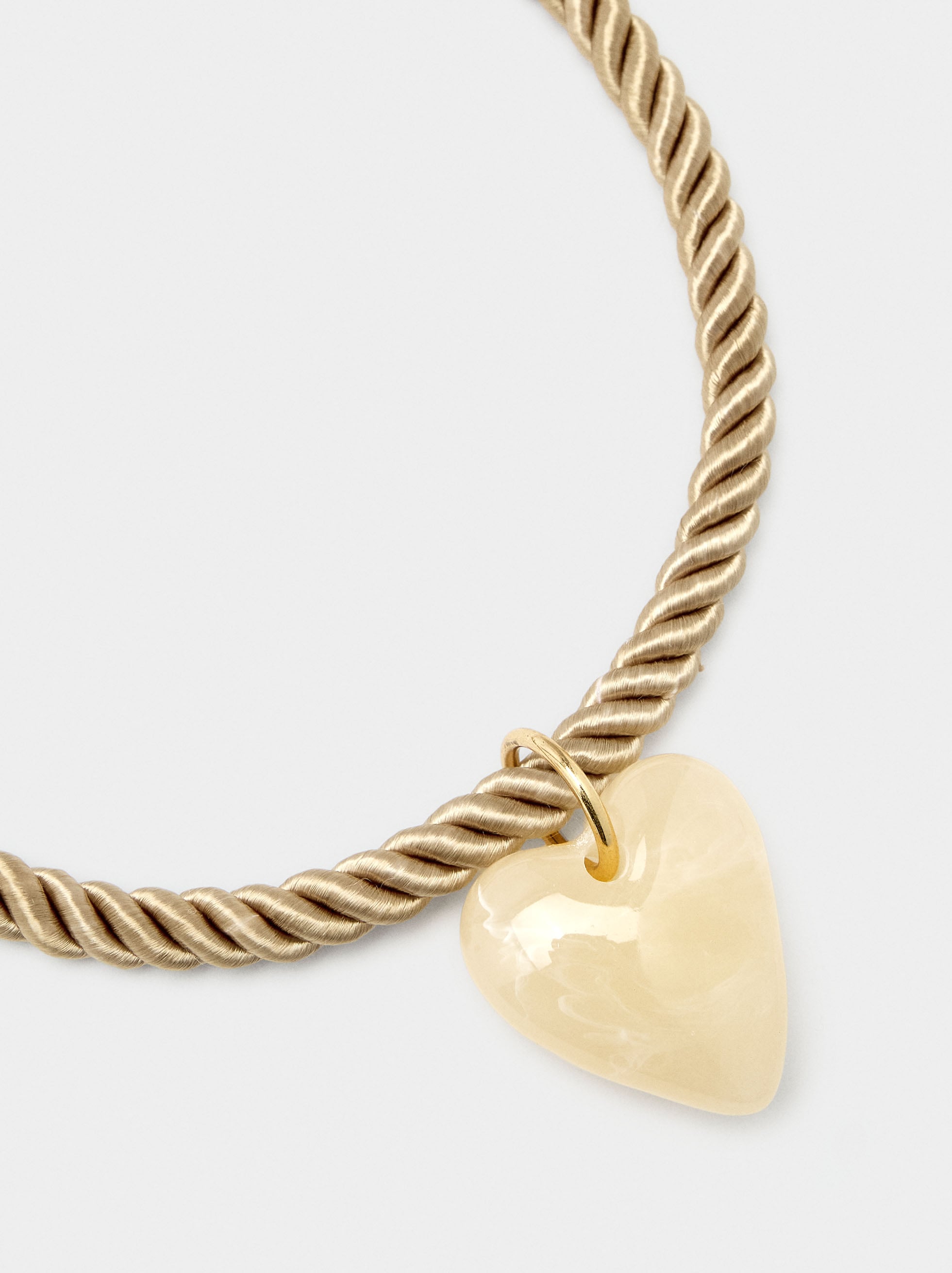 Collar Corto Con Corazón