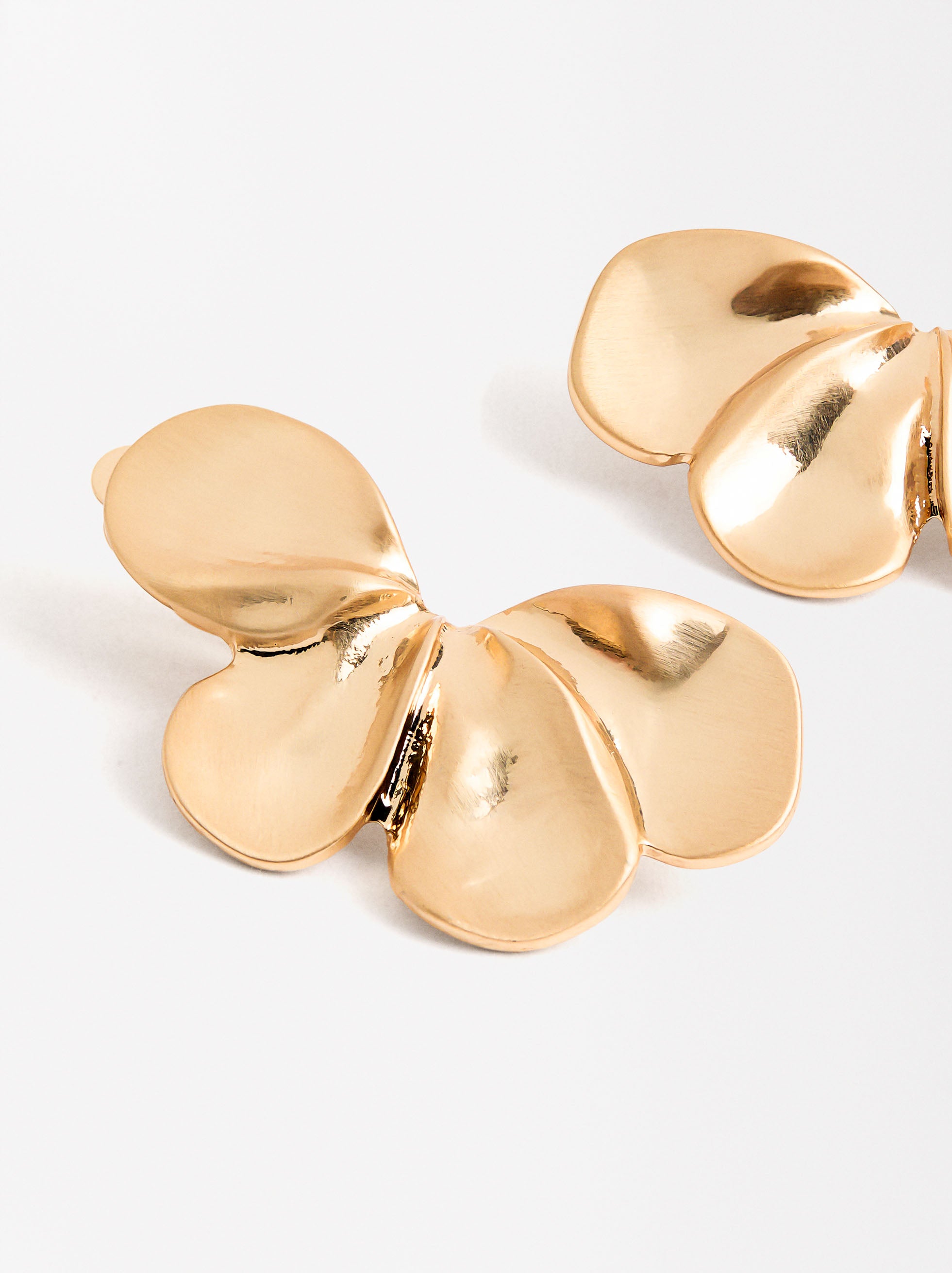 Aretes Media Flor Dorados