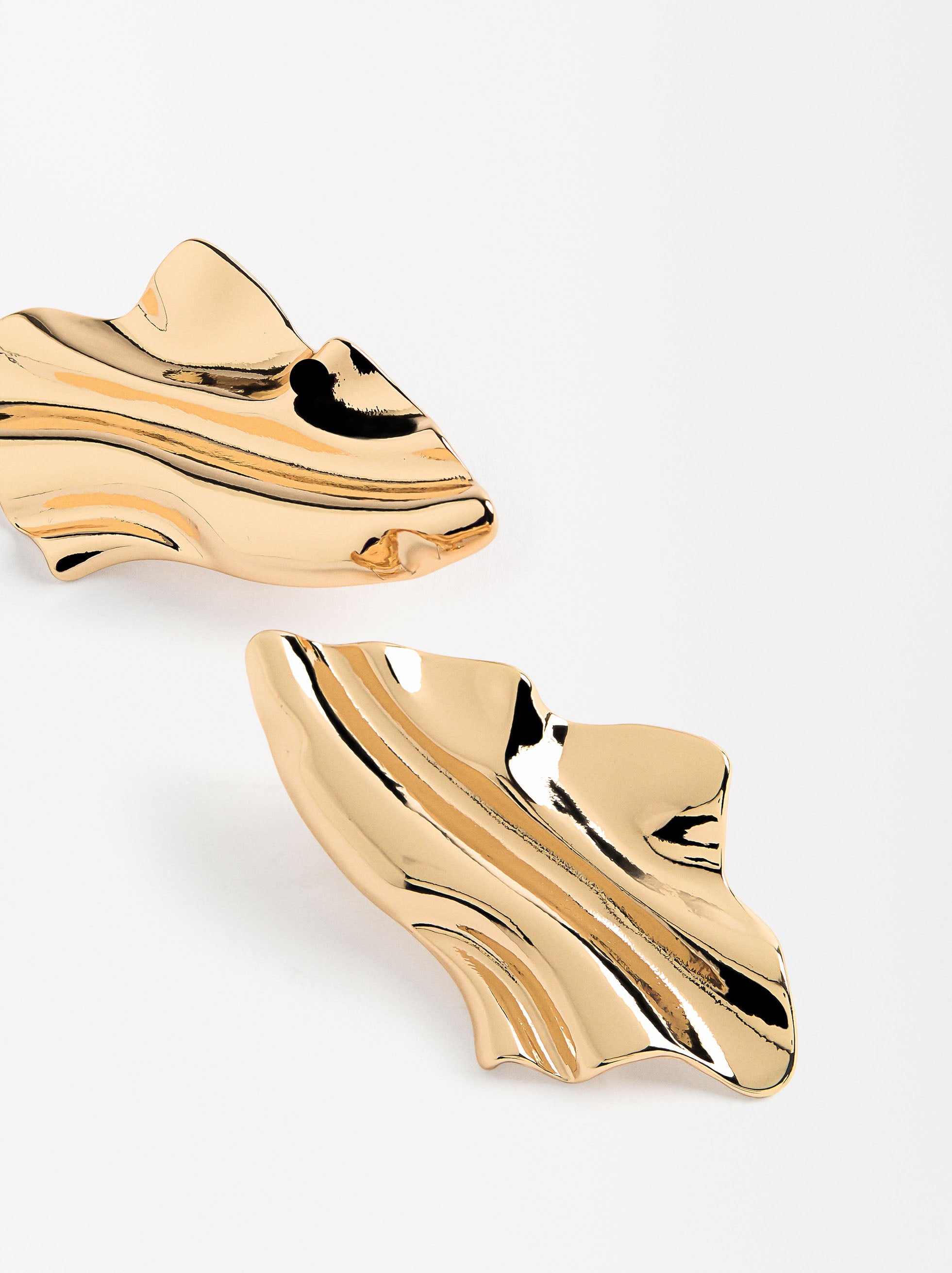 Aretes Alargados Con Relieve