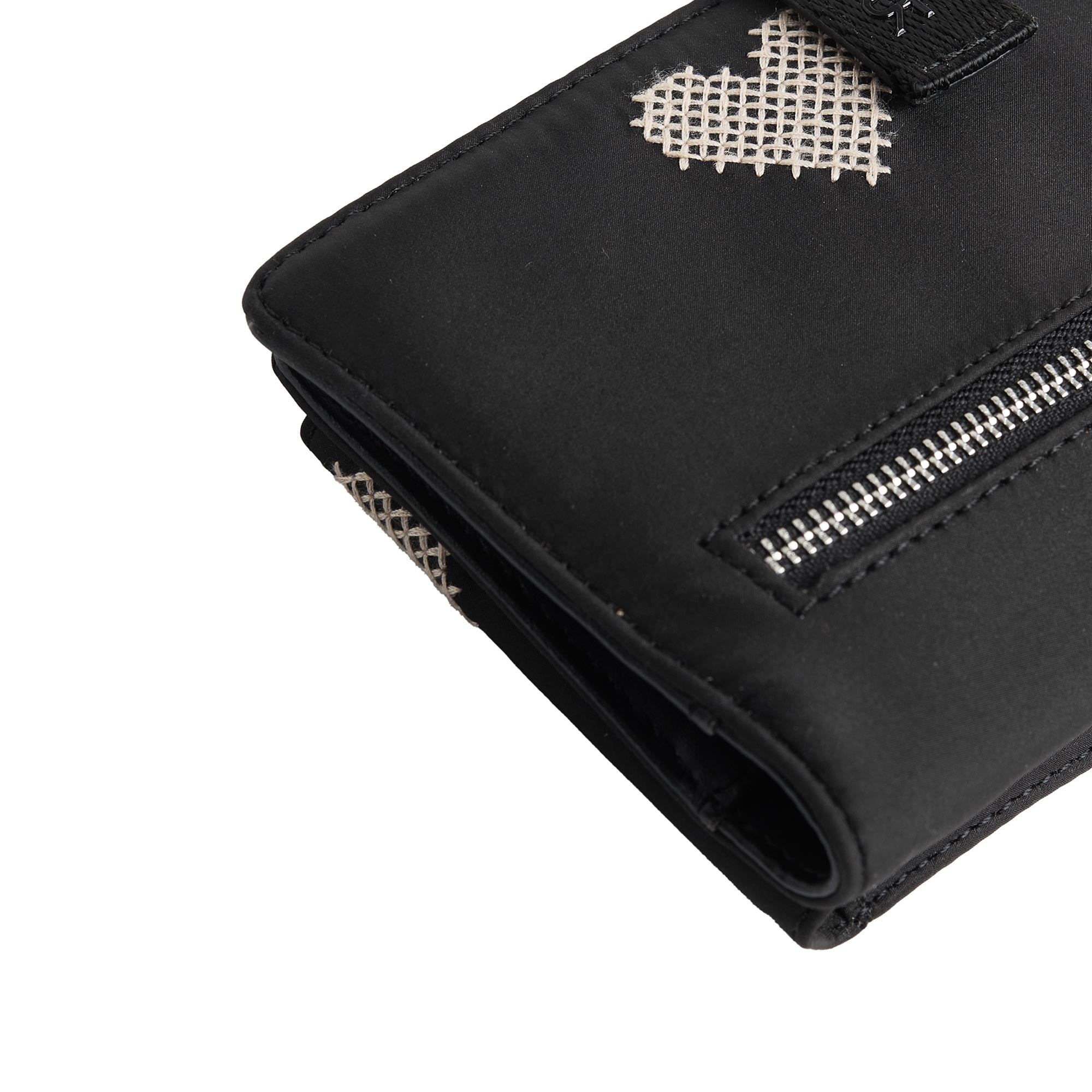 Bolsa Para Móvil De Nylon Con Corazones