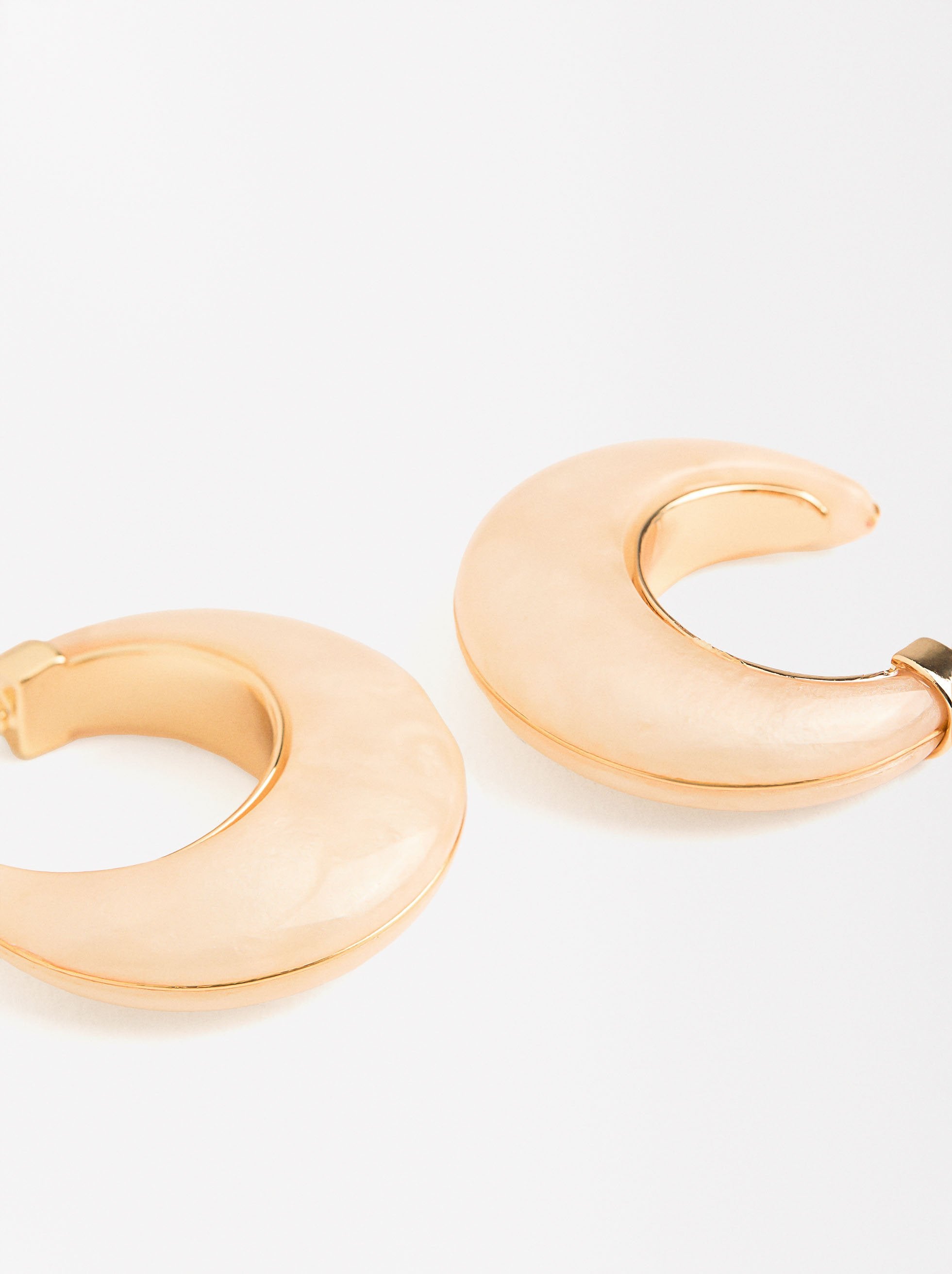 Aretes Perlados Con Borde Metálico
