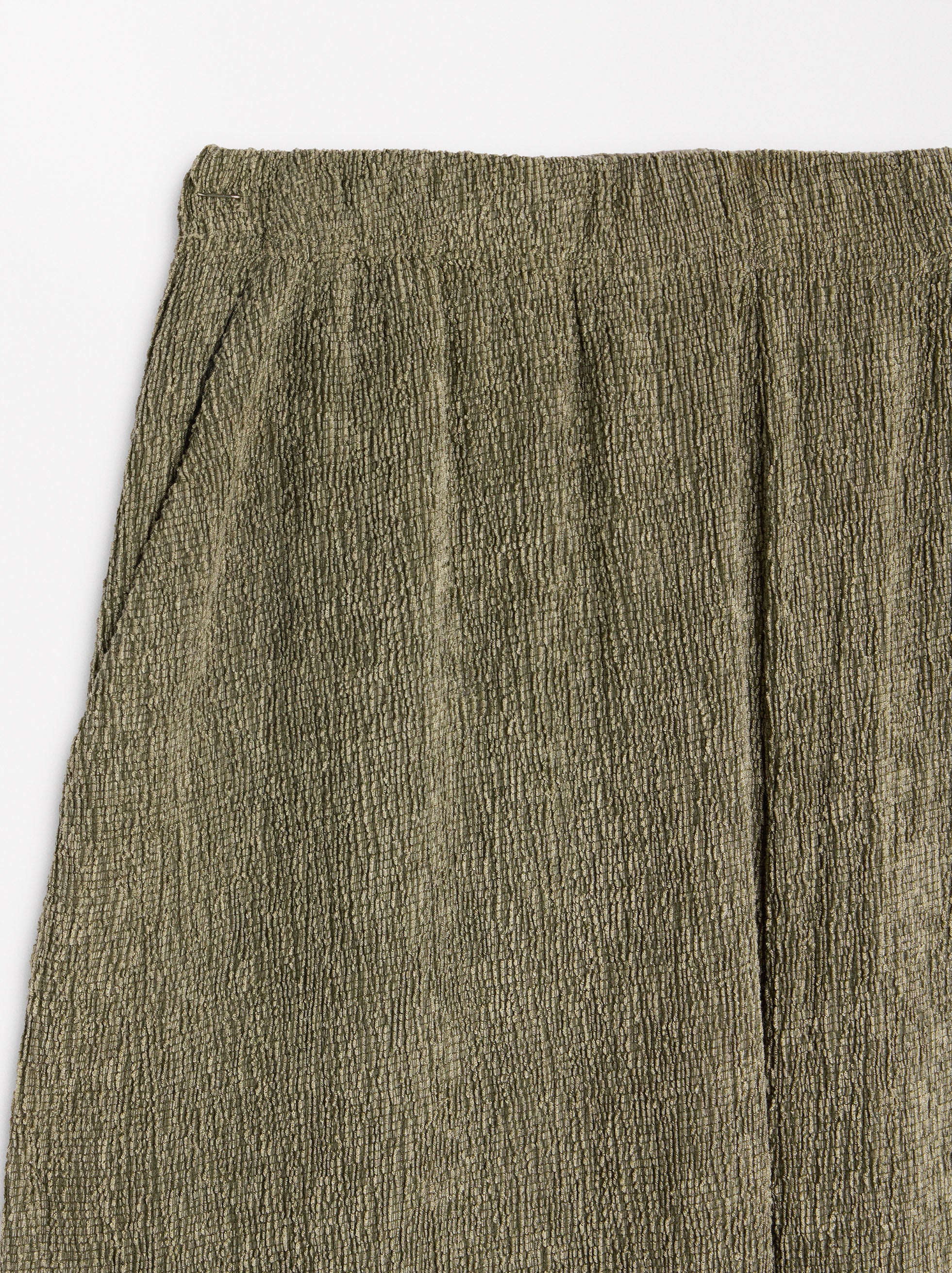 Pantalón Con Textura Y Cintura Elástica