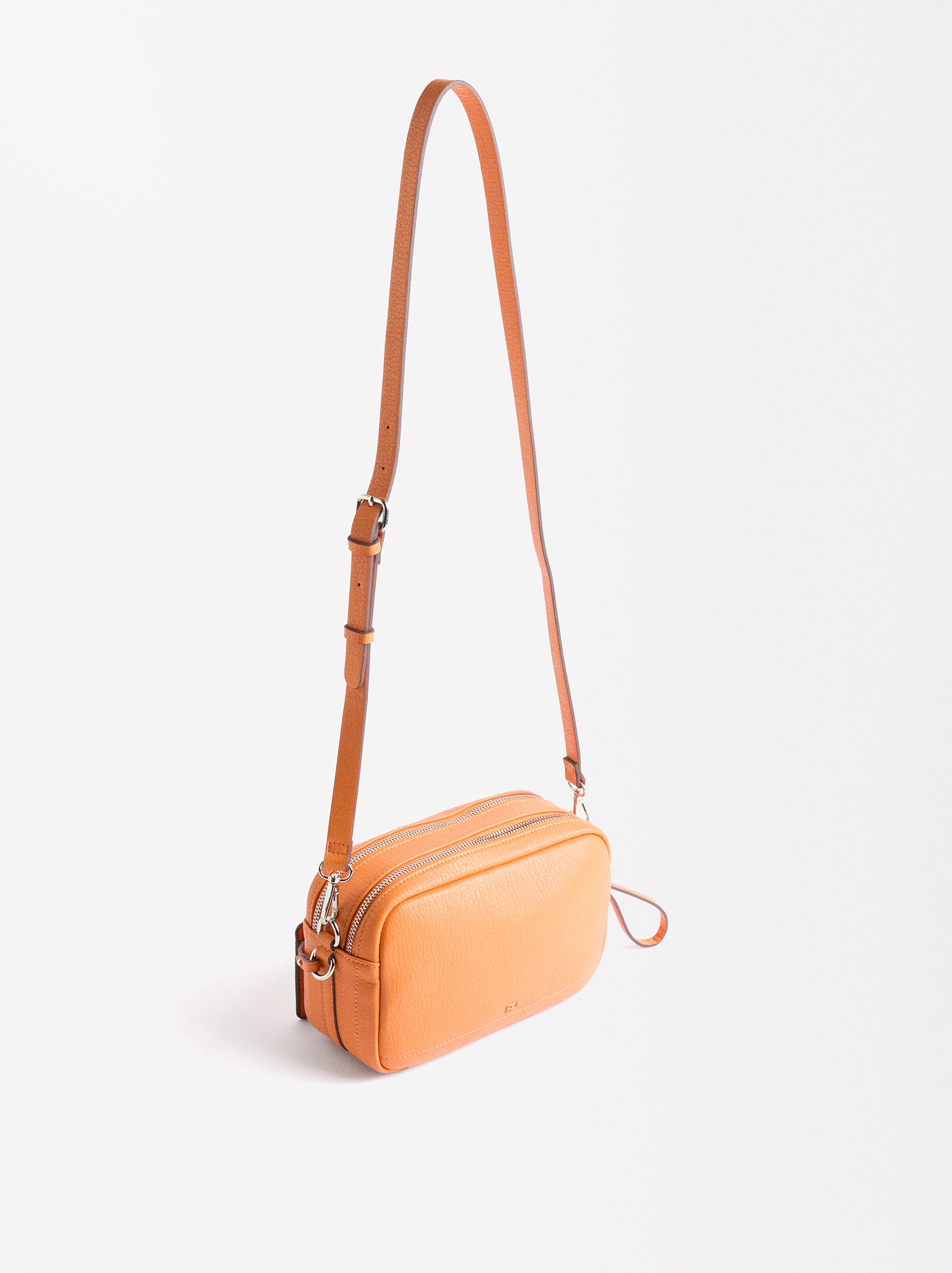 Cartera Bandolera Con Colgante
