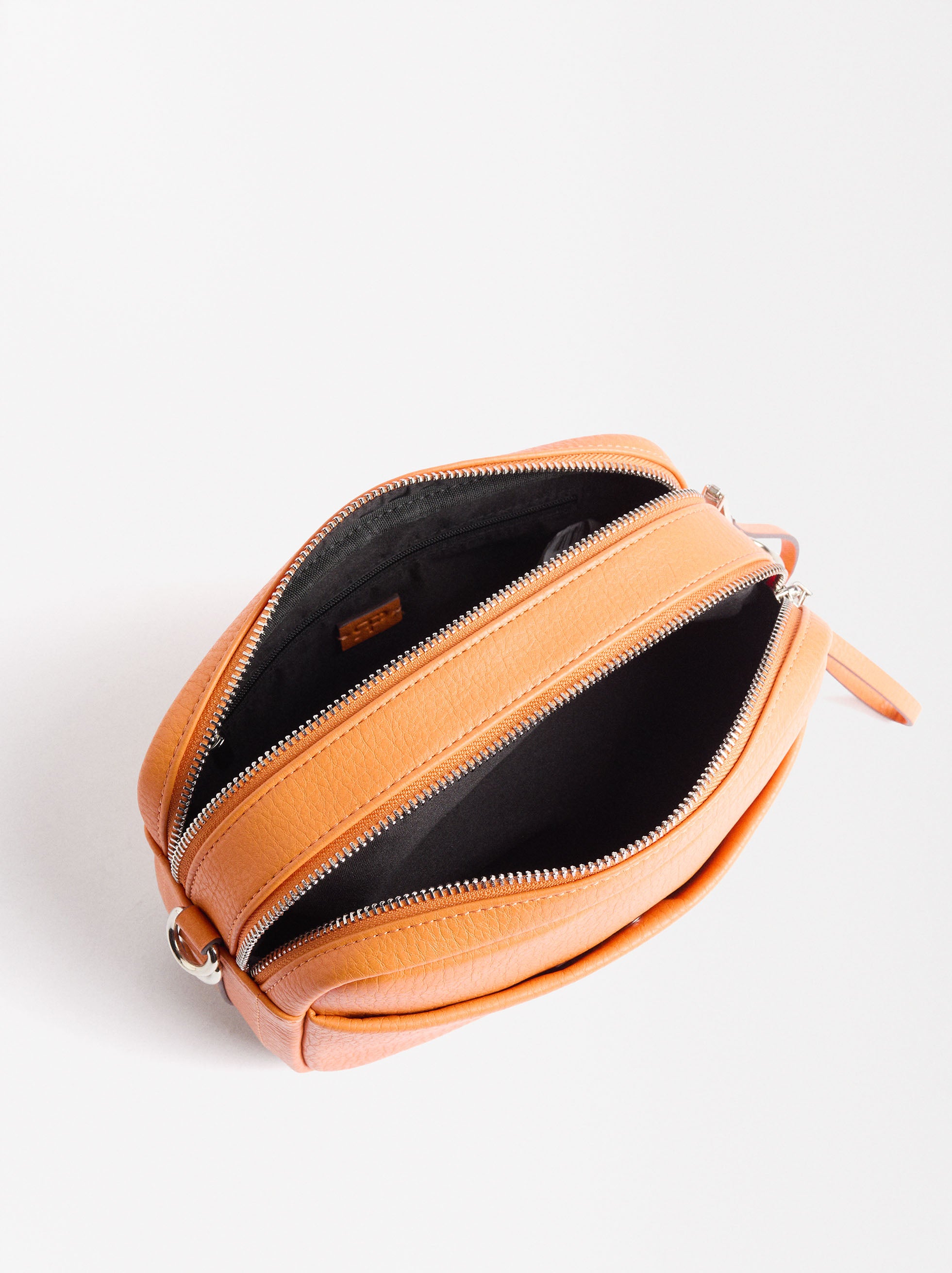 Cartera Bandolera Con Colgante