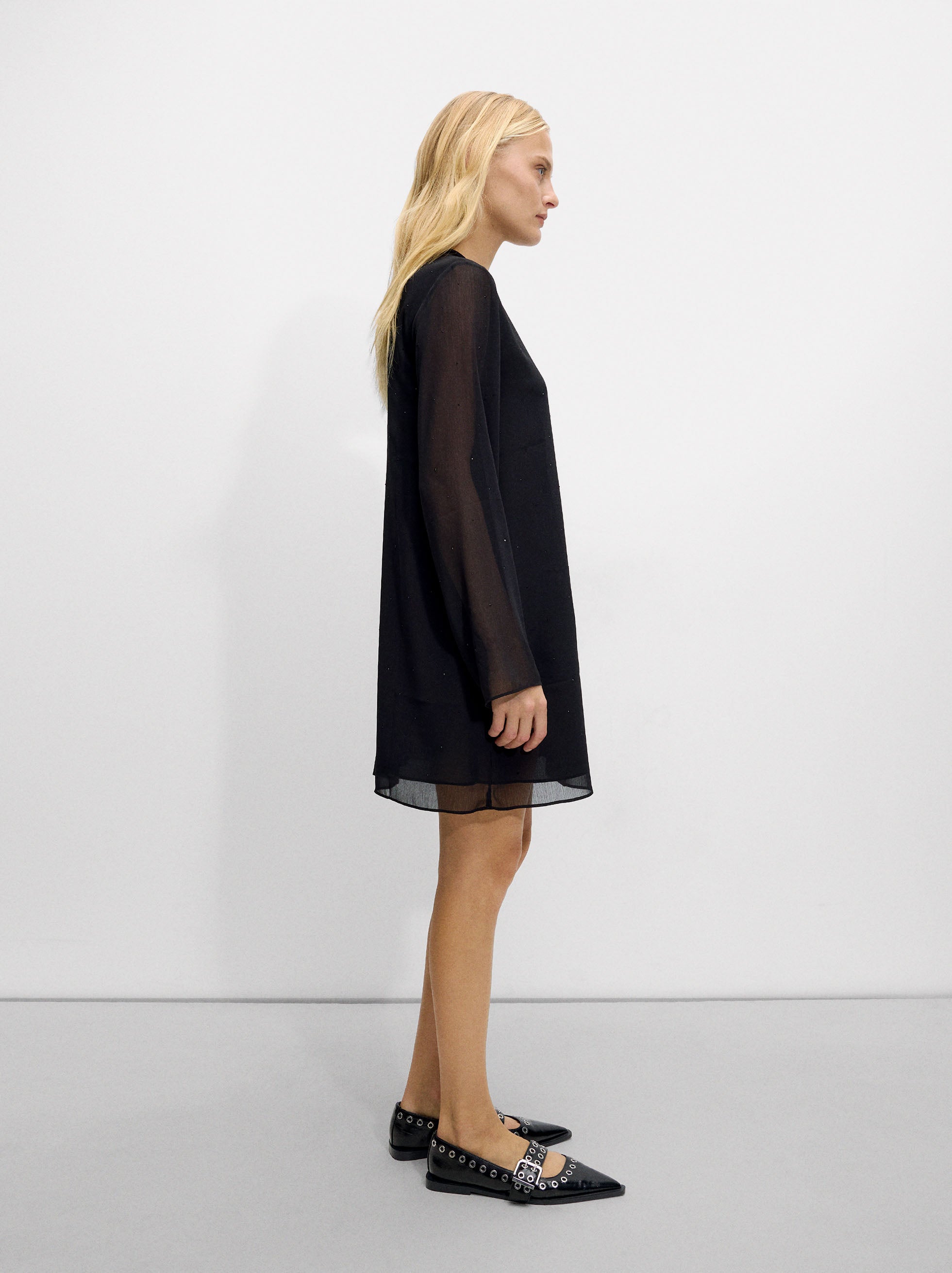 Vestido Corto Con Strass