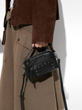 Cartera Bandolera Con Tachuelas