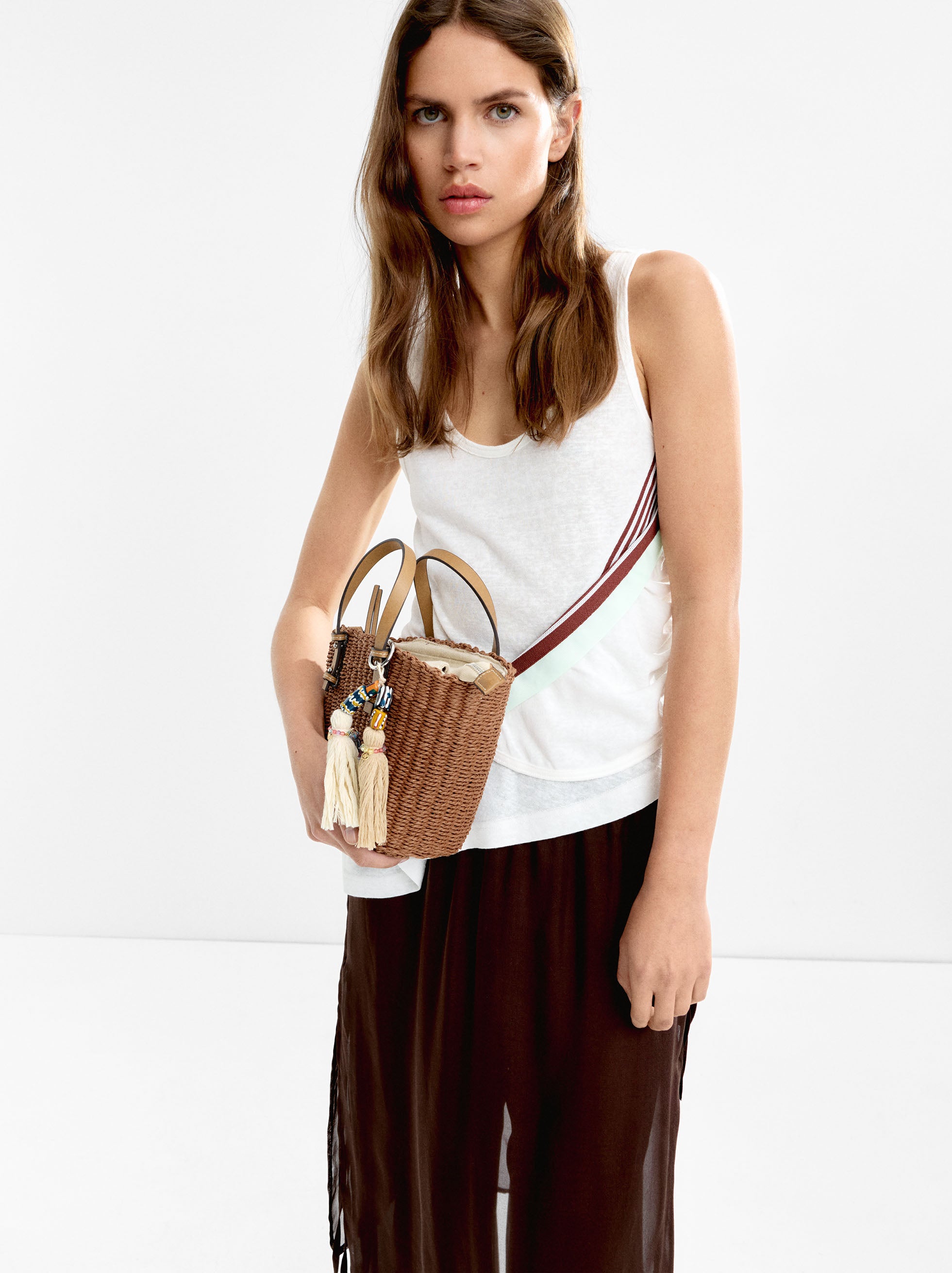 Cartera Tote De Efecto Rafia
