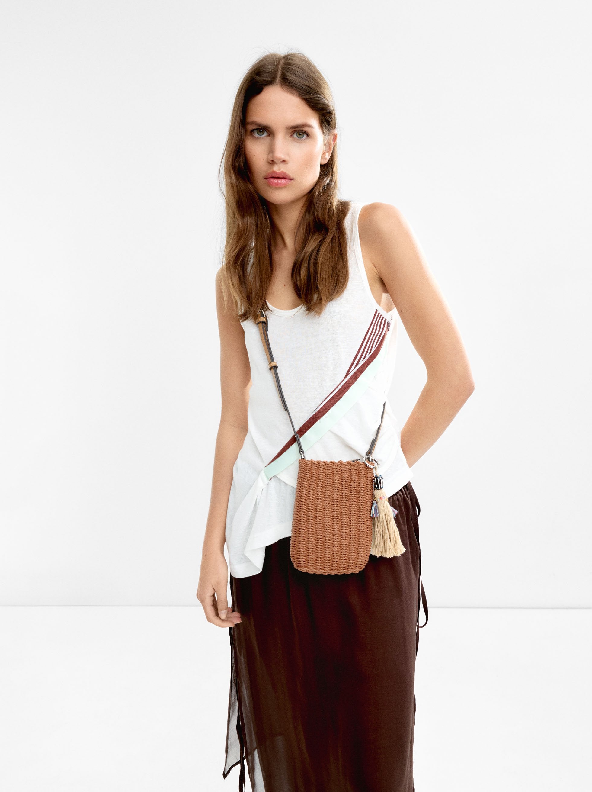 Cartera Para Móvil Efecto Rafia