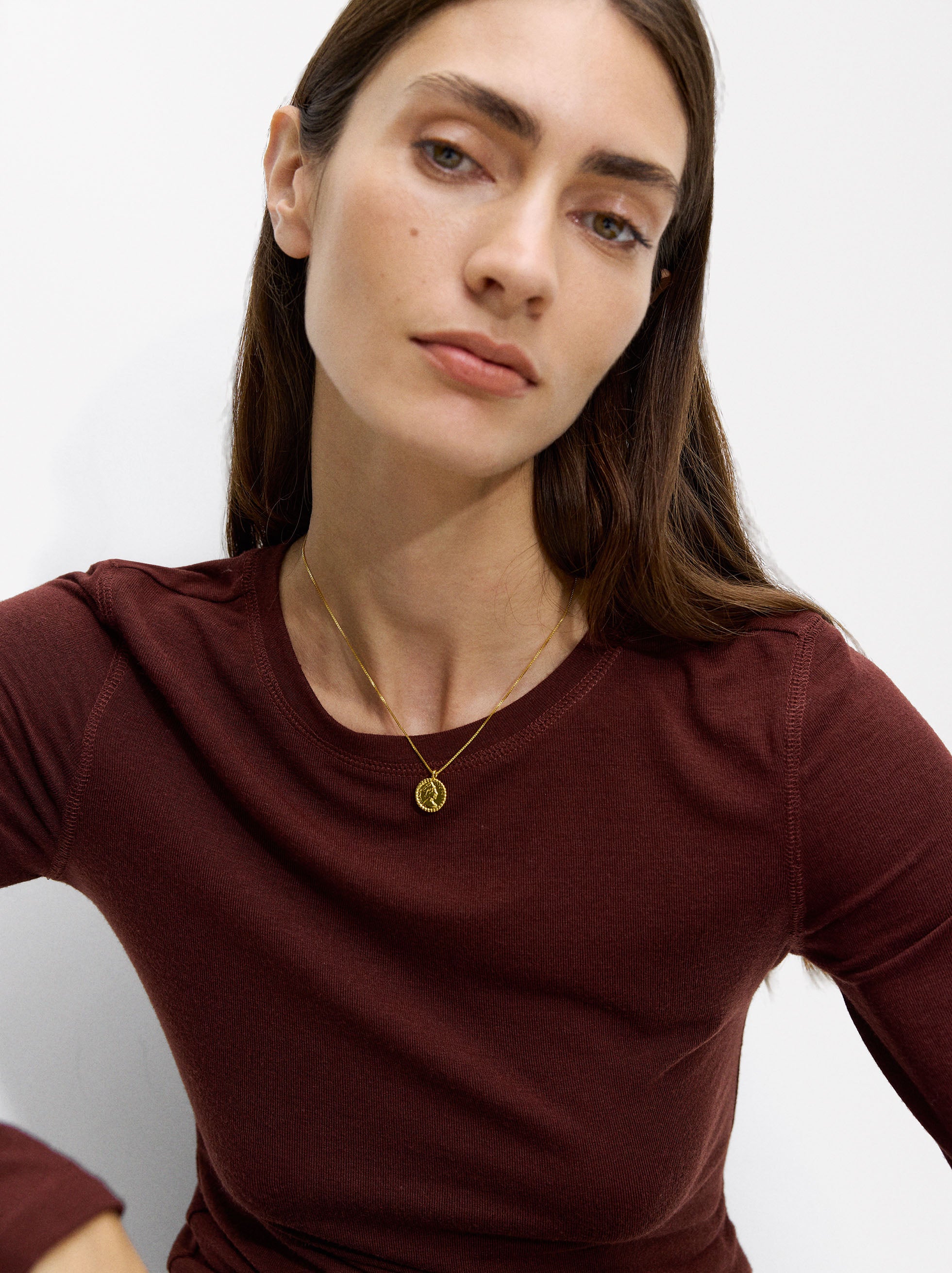 Collar Corto Medalla Baño Oro 18k