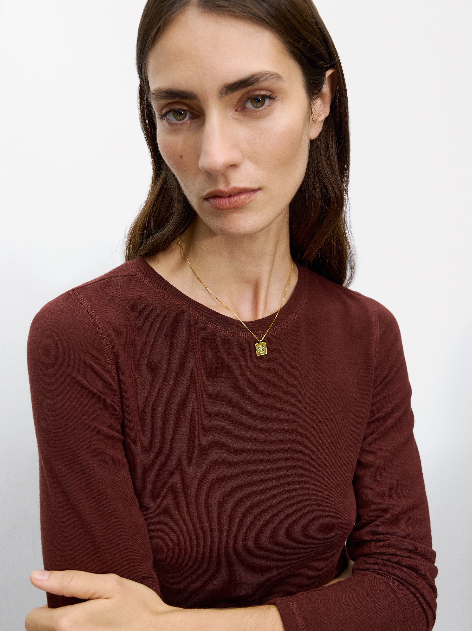 Collar Corto Medalla Ojo Baño Oro 18k