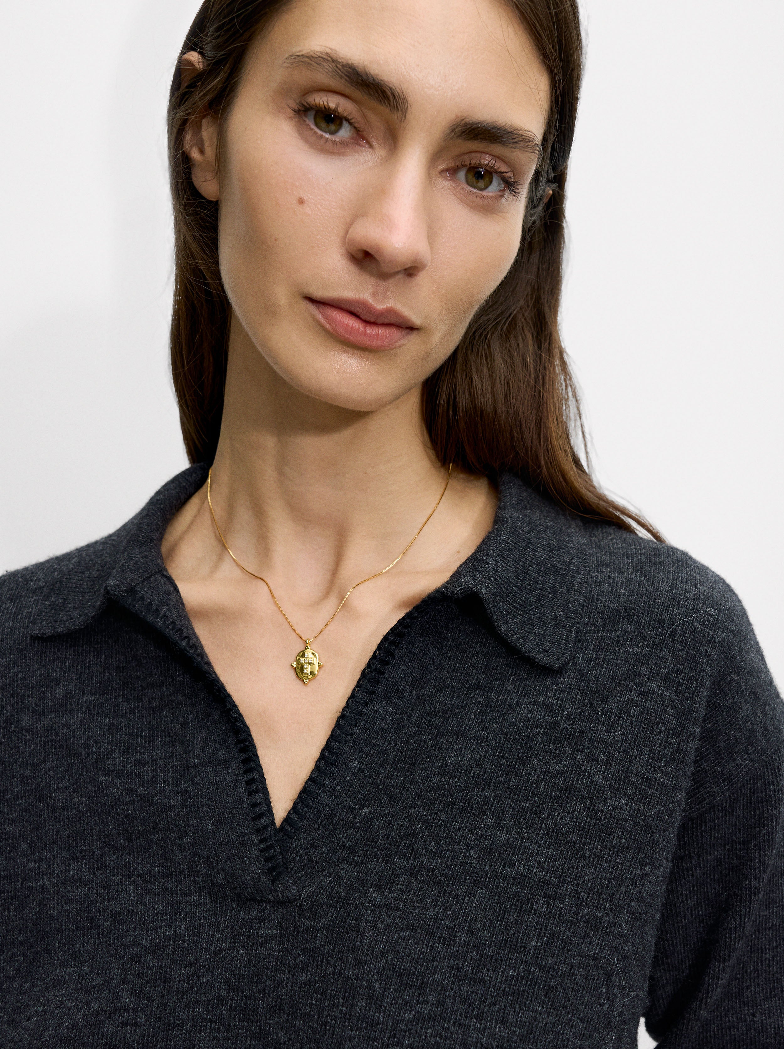 Collar Corto Medalla Cruz Baño Oro 18k