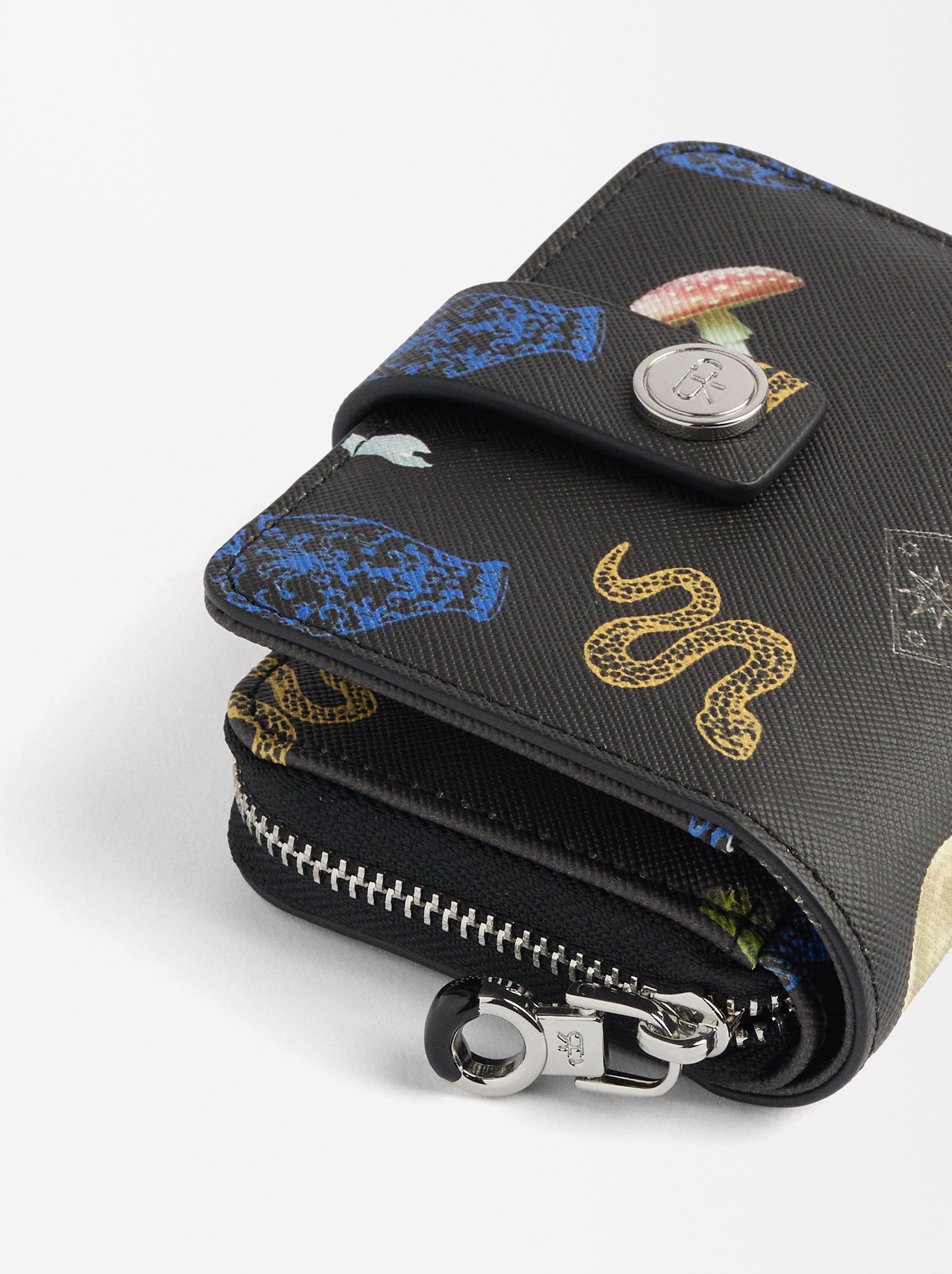 Cartera Estampada Con Textura