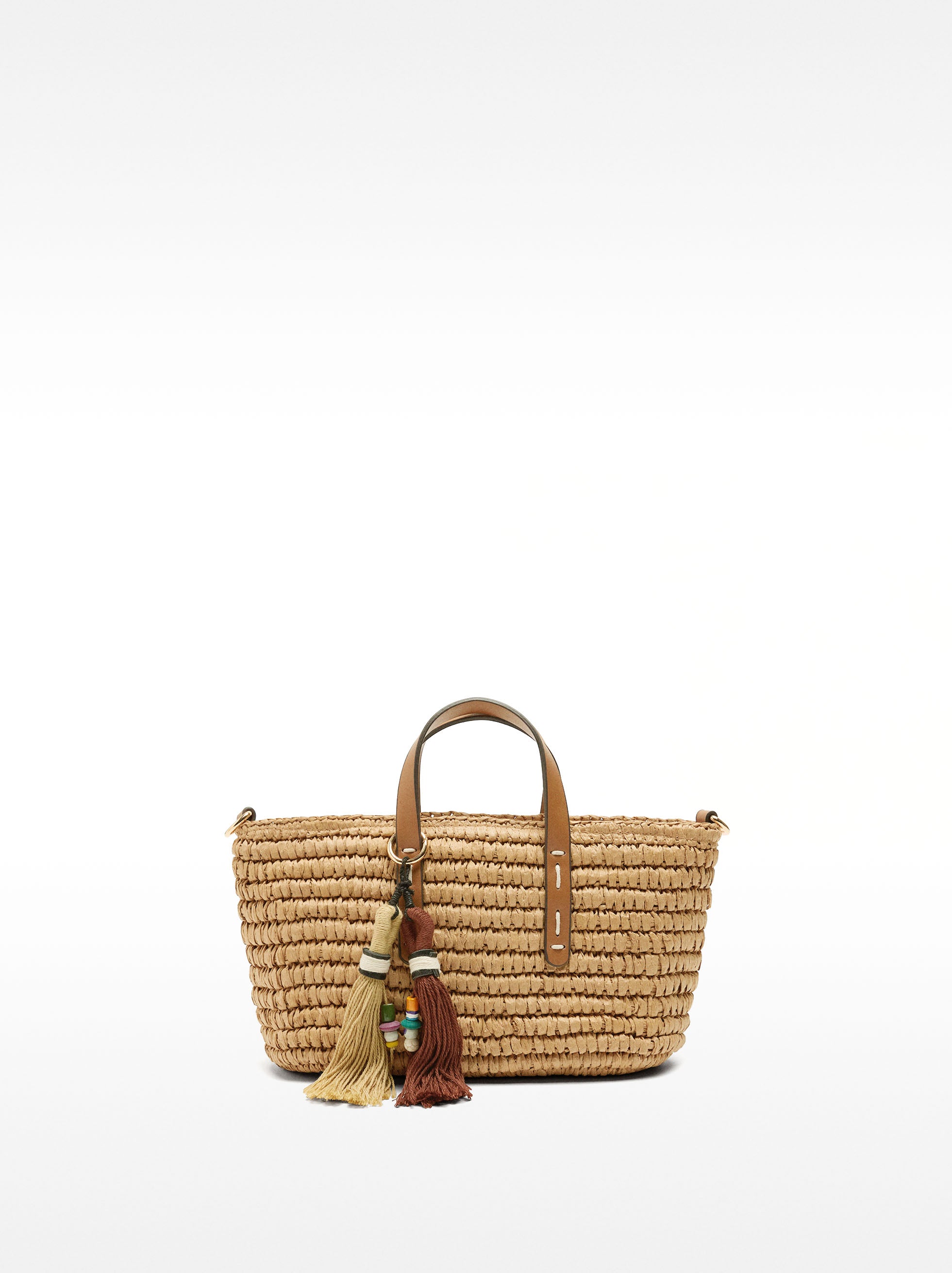 Bolso Tote Con Efecto Rafia Y Colgante M