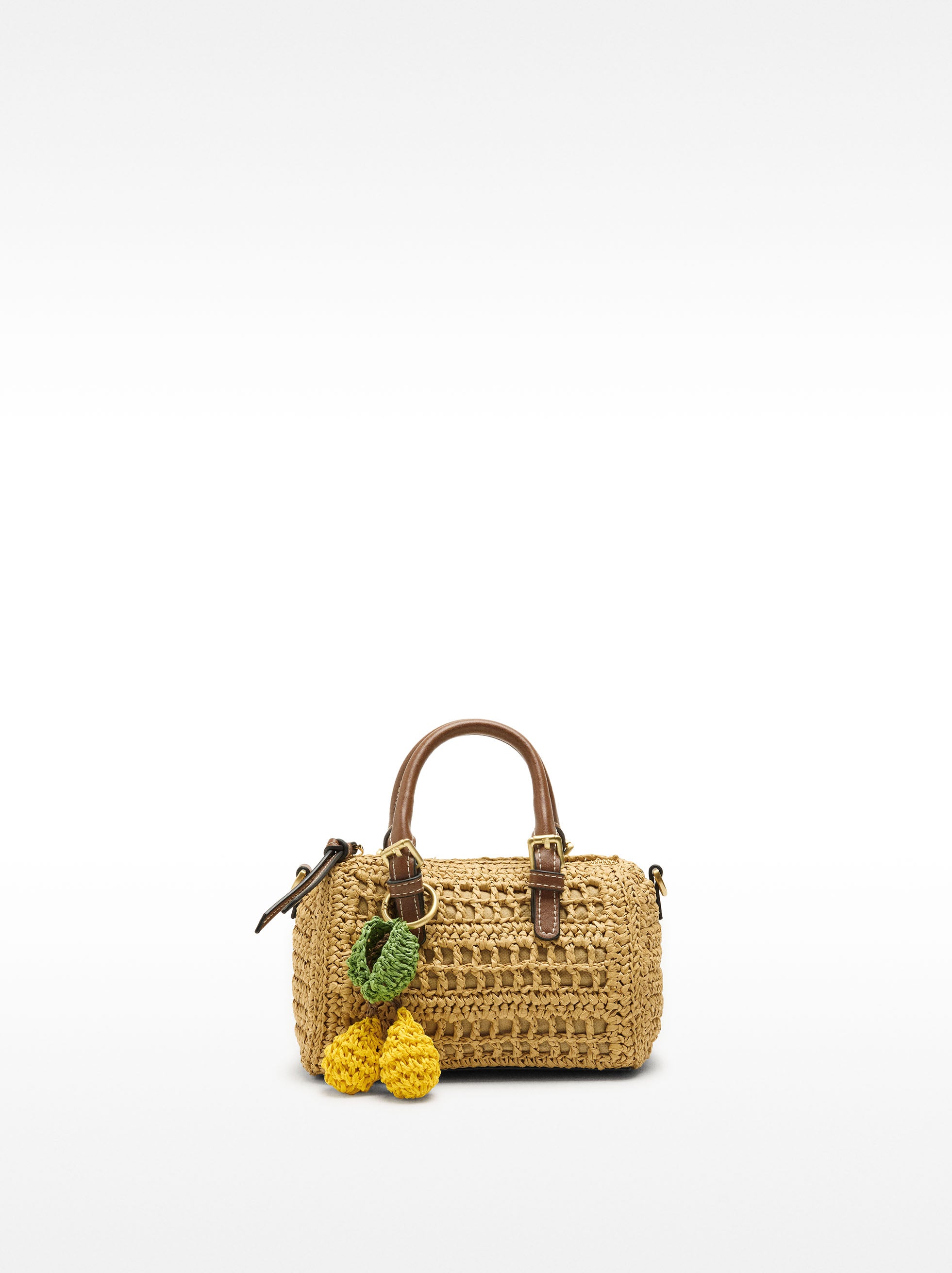 Bolso Tote De Efecto Rafia Con Colgante