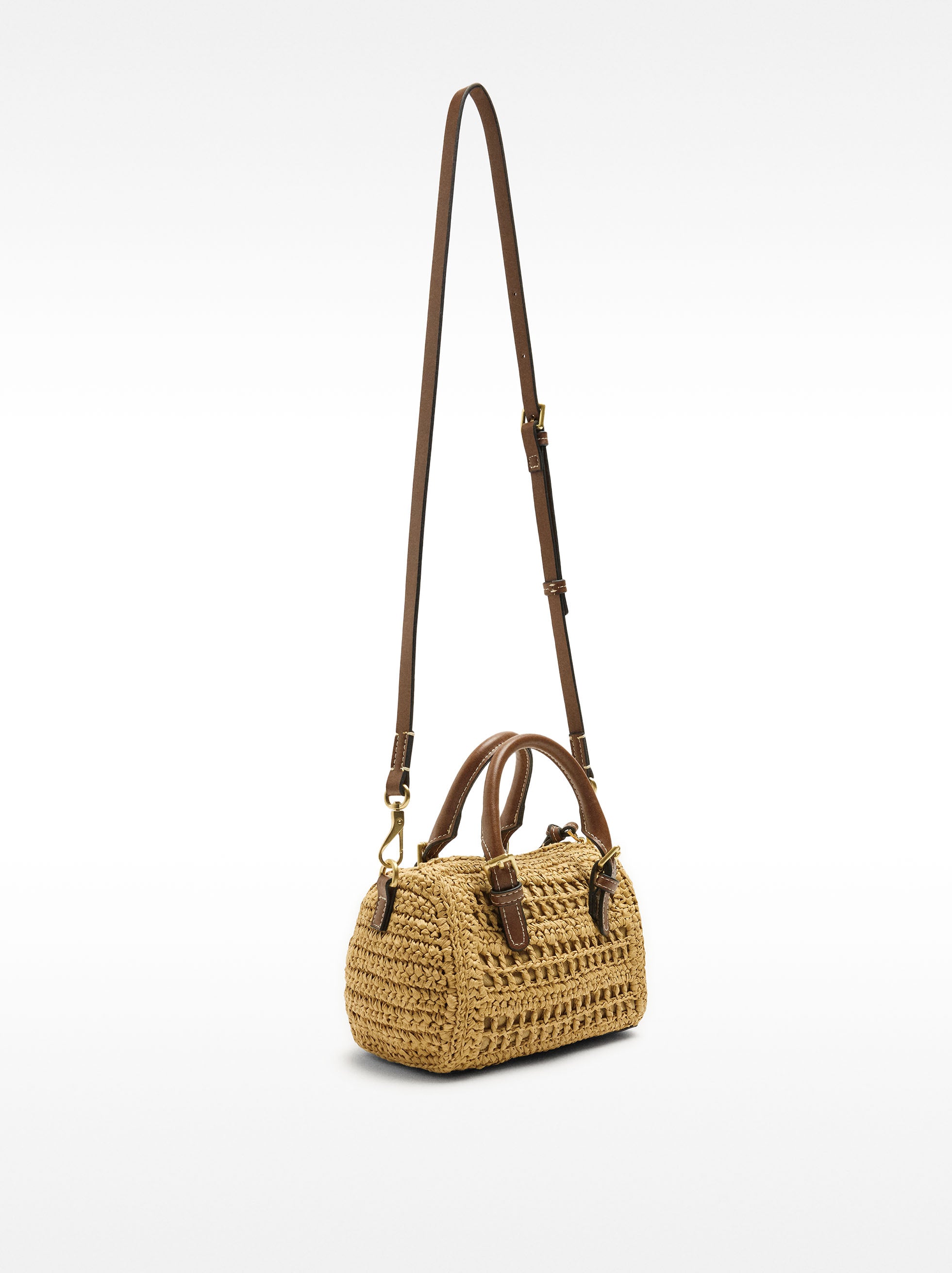 Bolso Tote De Efecto Rafia Con Colgante