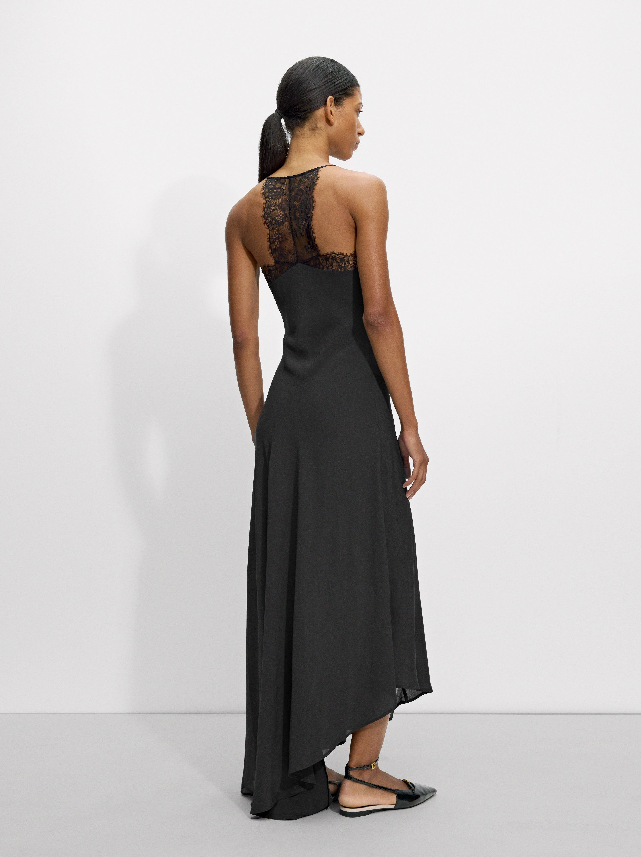Vestido Largo Con Tirantes Y Encaje