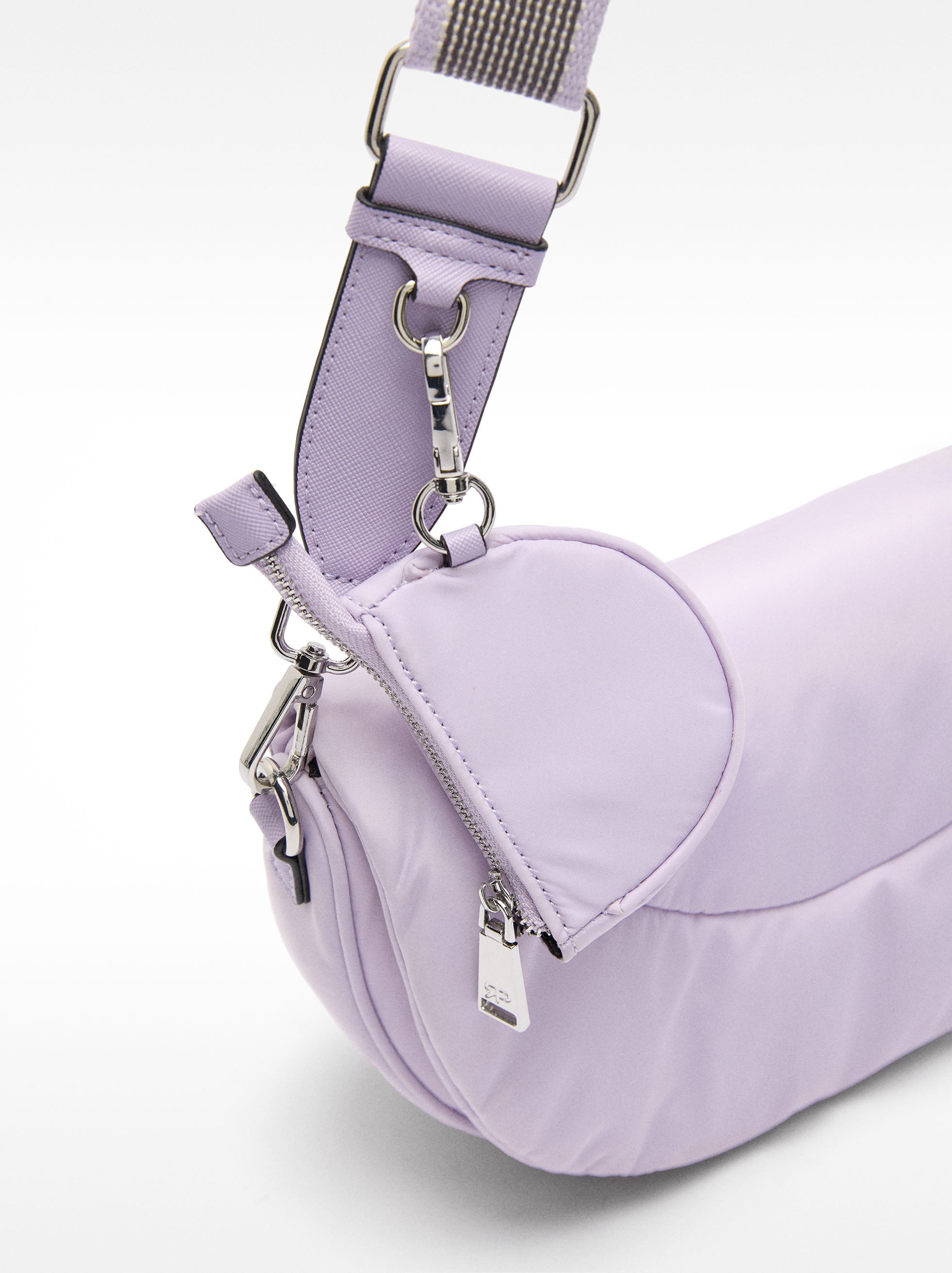 Cartera Bandolera De Nylon Con Colgante