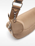 Cartera Bandolera De Nylon Con Colgante