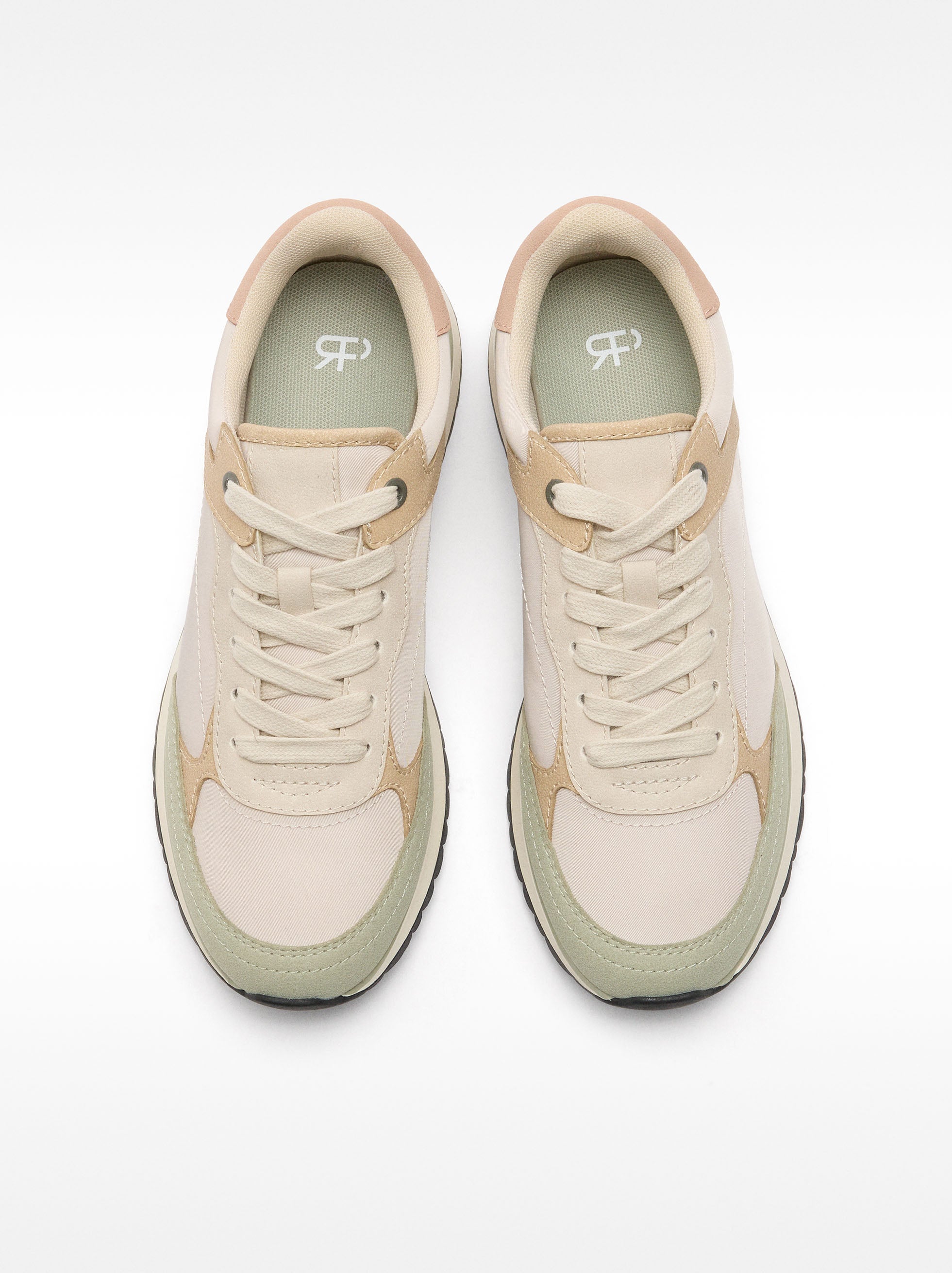 Zapatillas Con Contraste