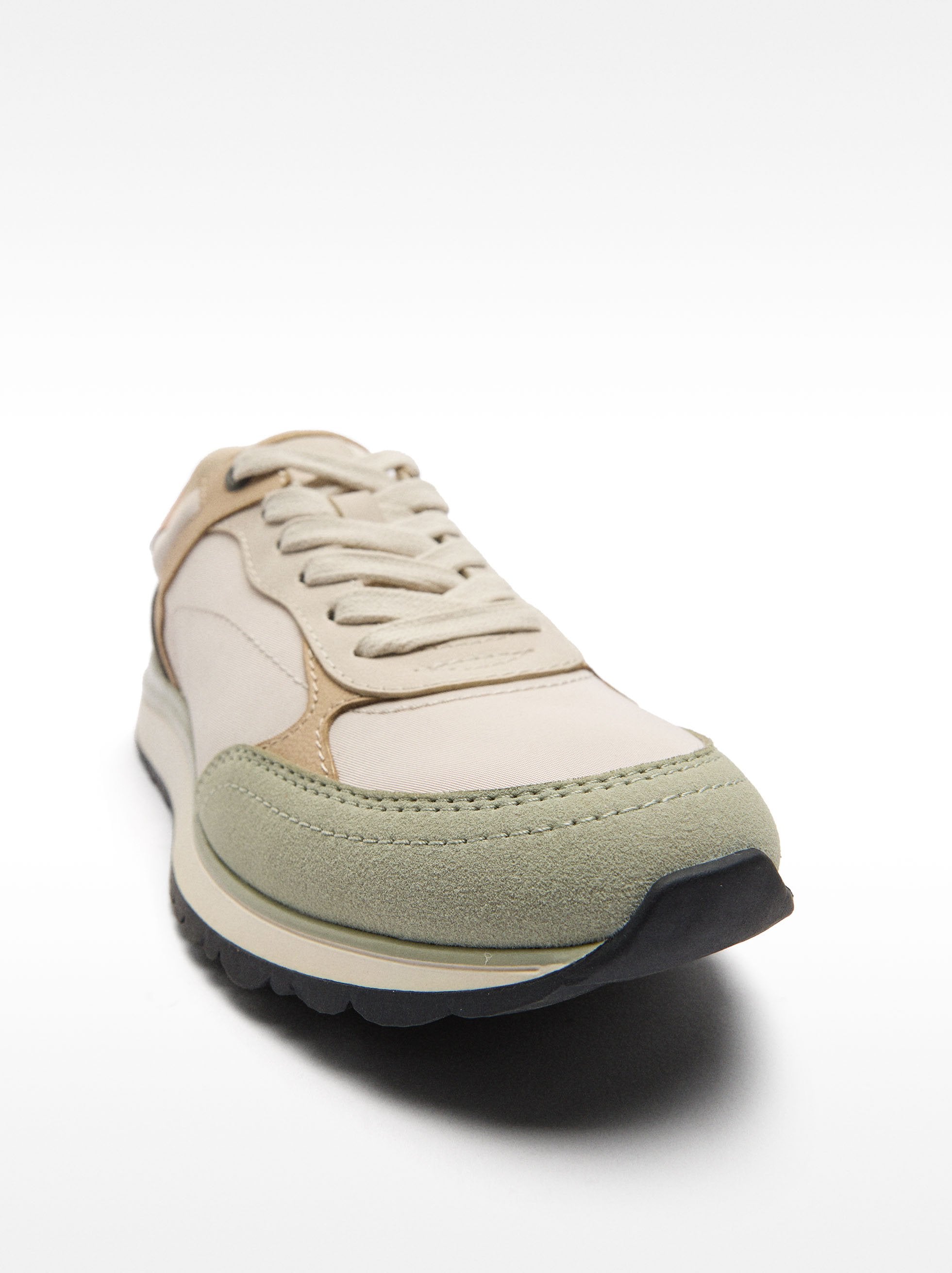 Zapatillas Con Contraste