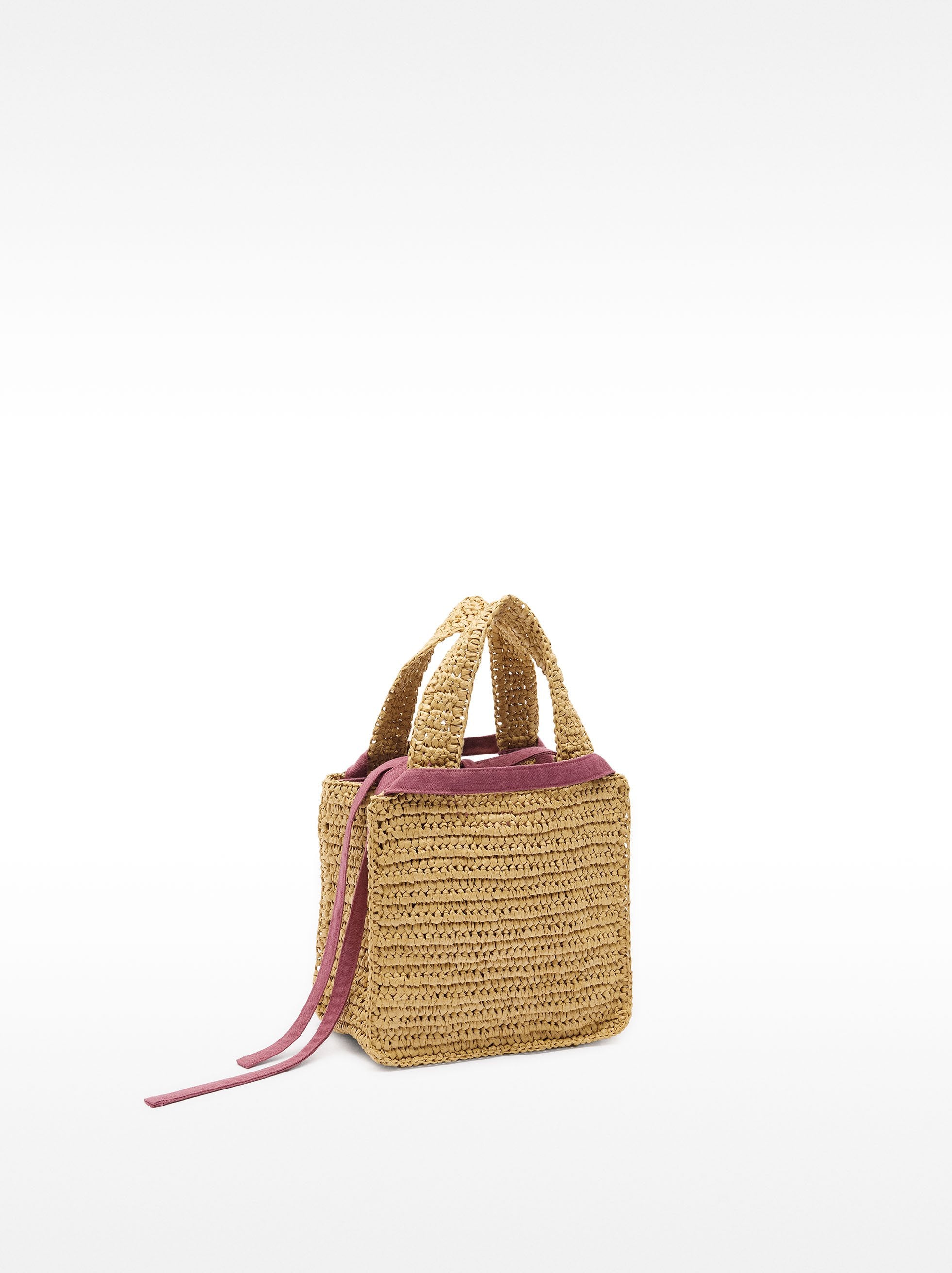 Bolsa Tote Efecto Rafia Con Detalle De Conchas Colgante S