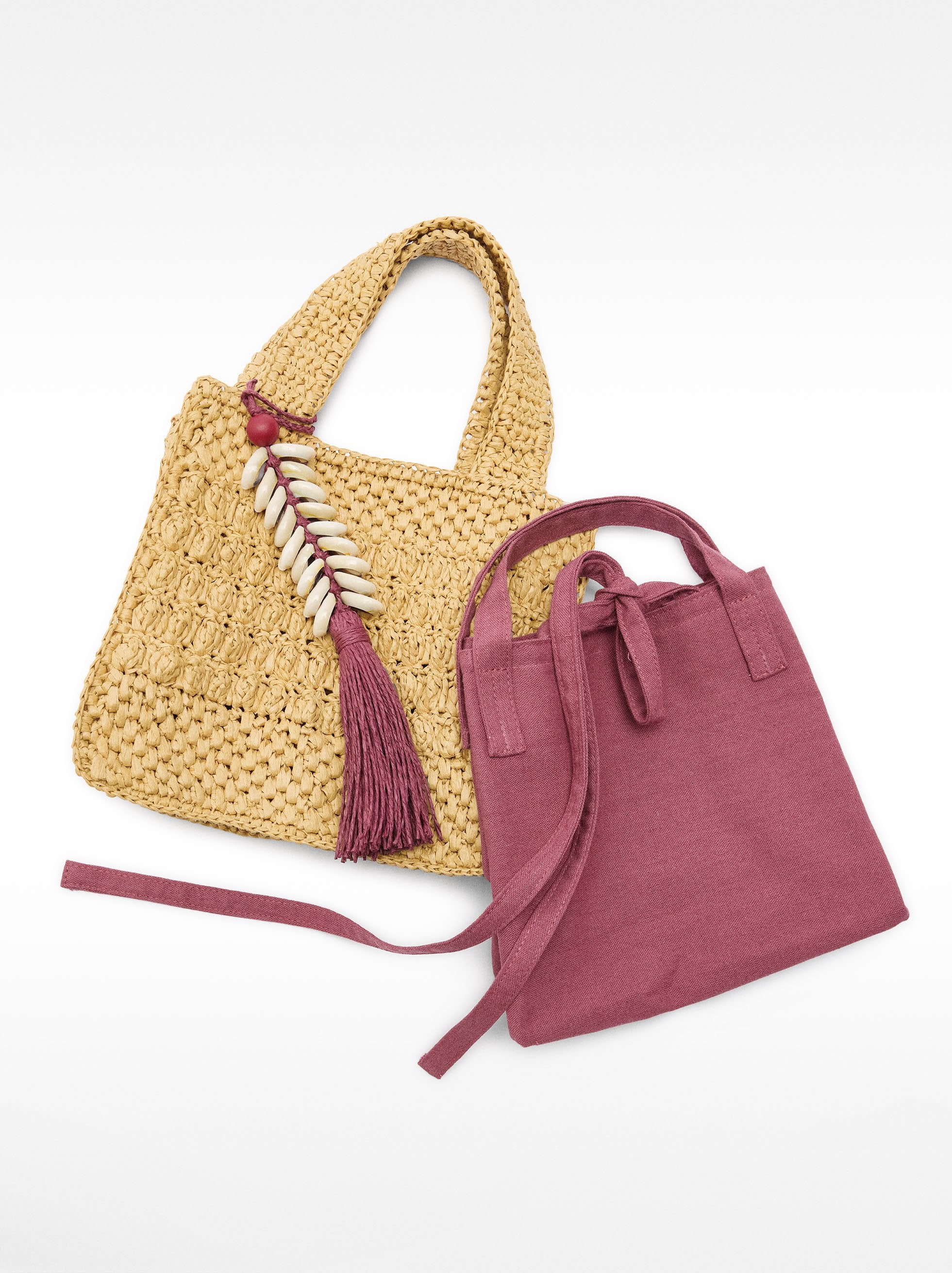 Bolsa Tote Efecto Rafia Con Detalle De Conchas Colgante S