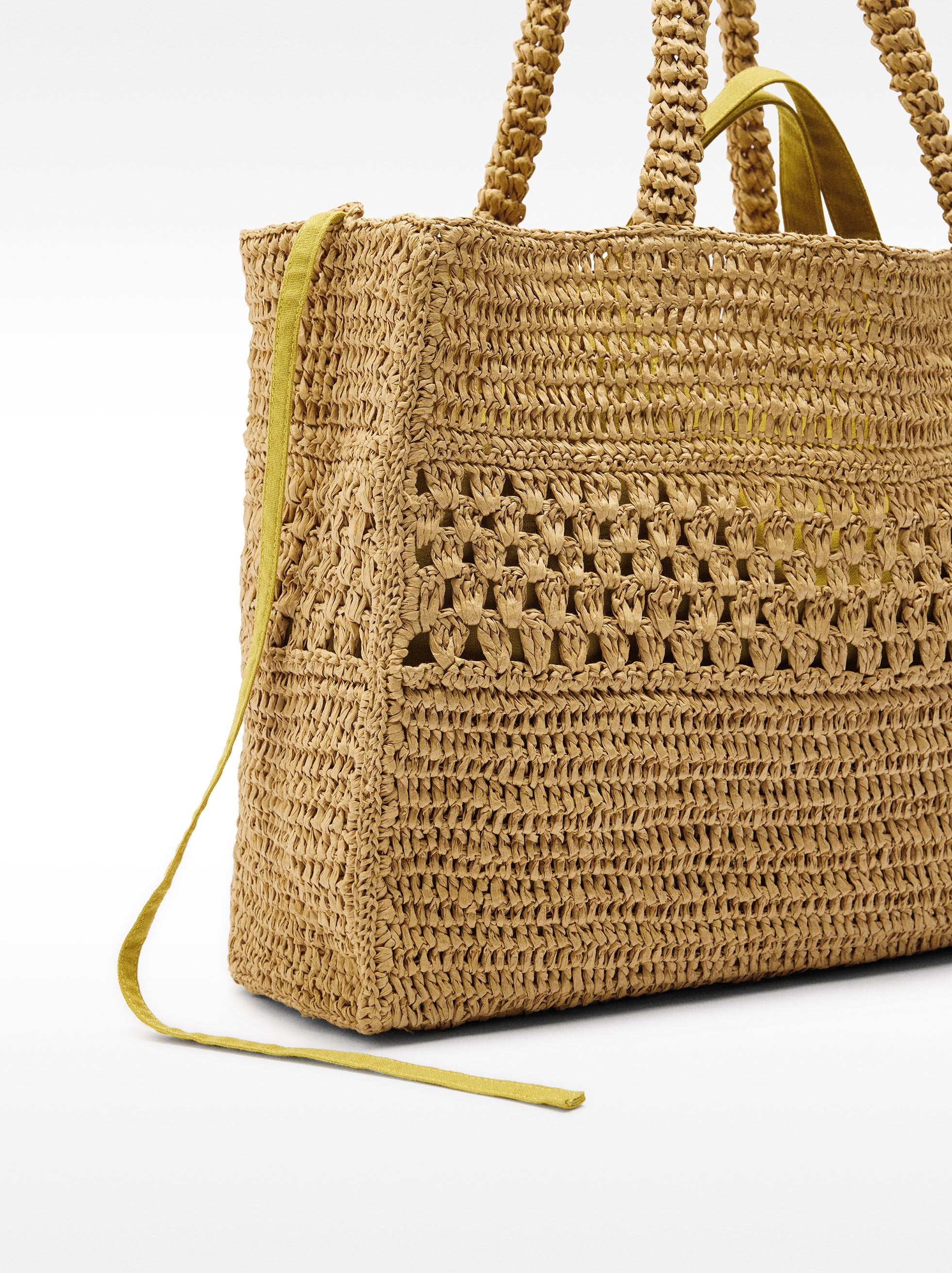 Bolso Shopper Efecto Rafia Con Detalle Trenzado