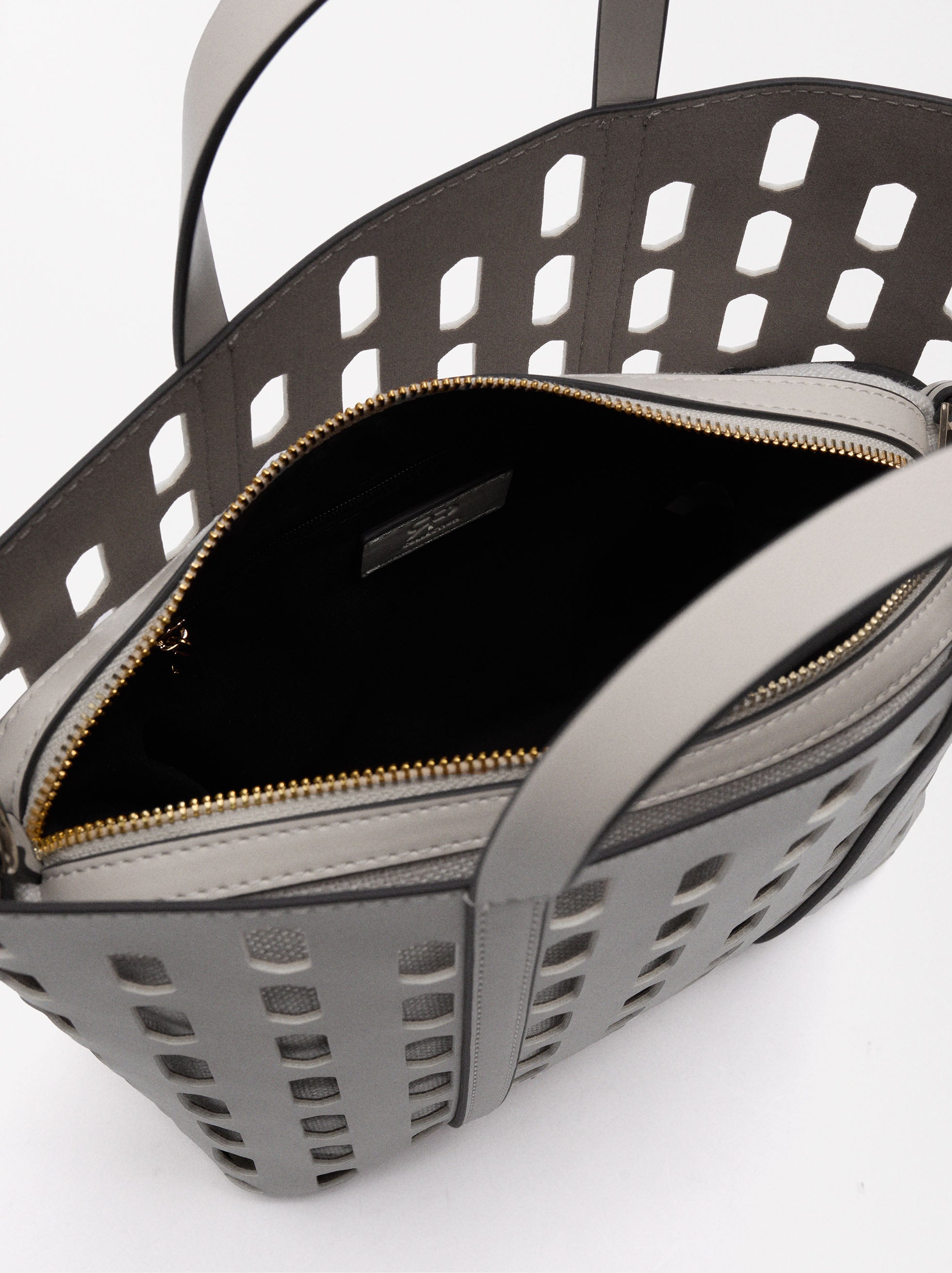 Cartera Tote Perforado Con Cartera Removible