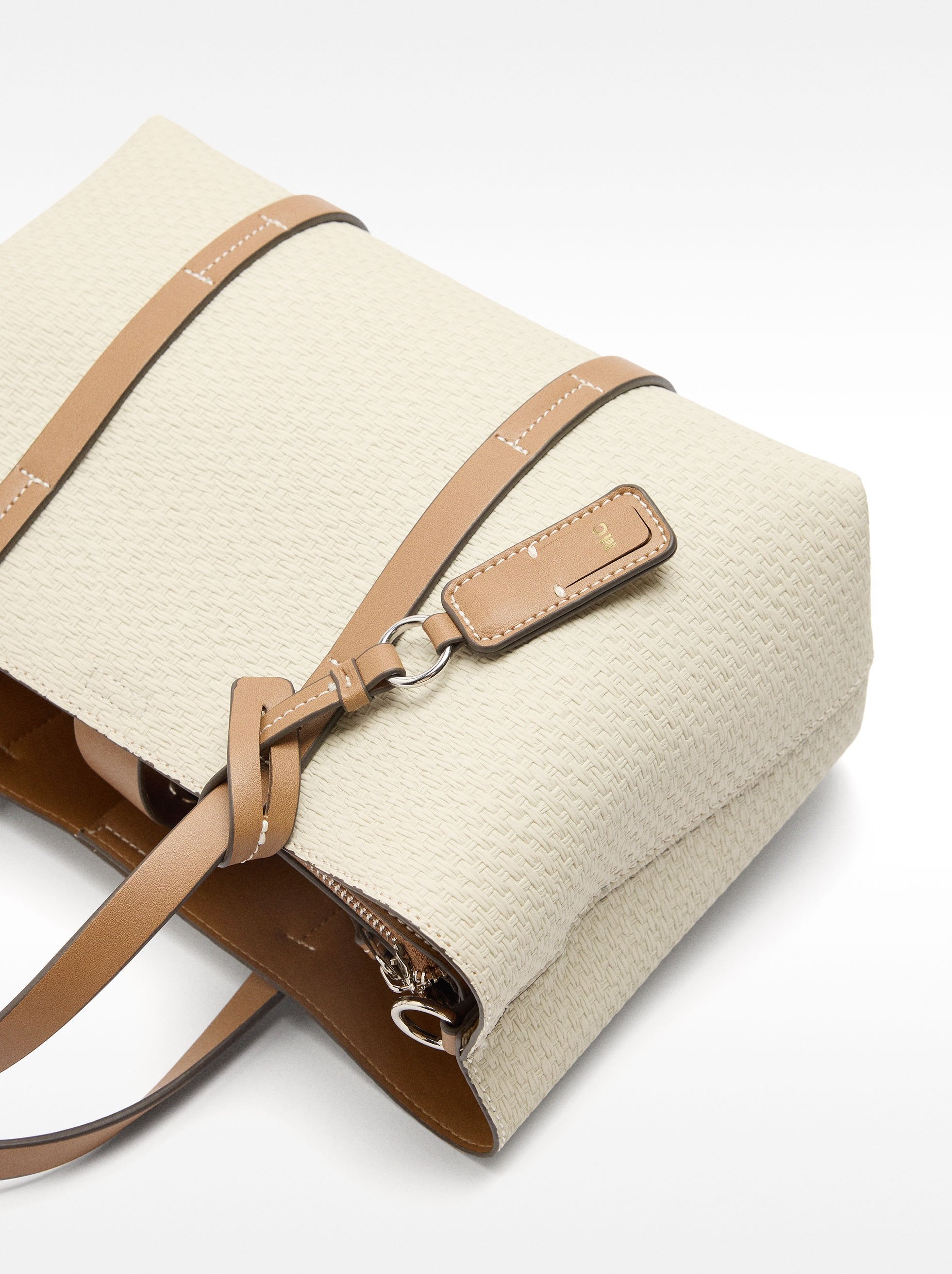 Cartera Tote Con Textura