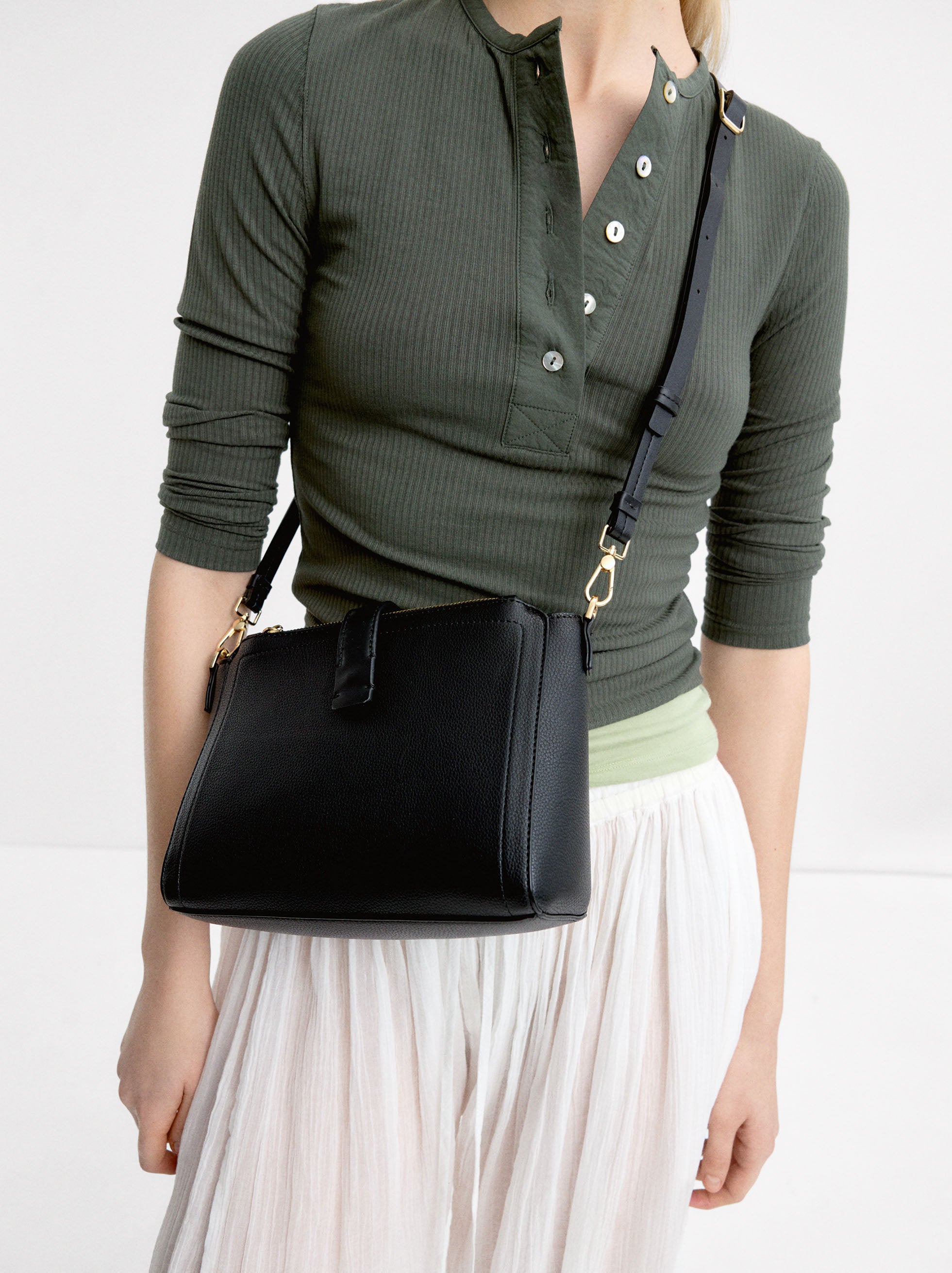 Bolso De Bandolera Con Textura