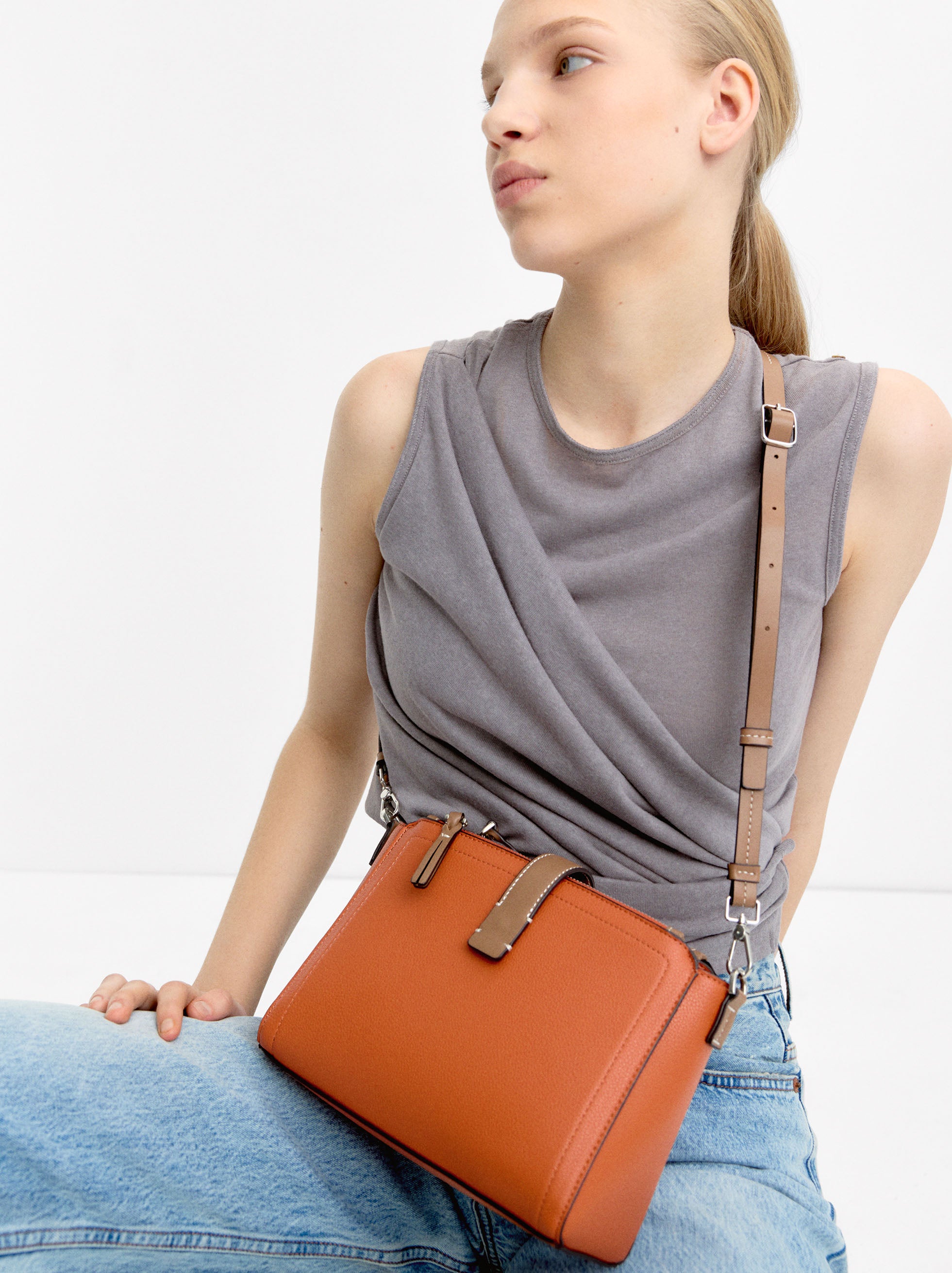 Cartera De Bandolera Con Textura