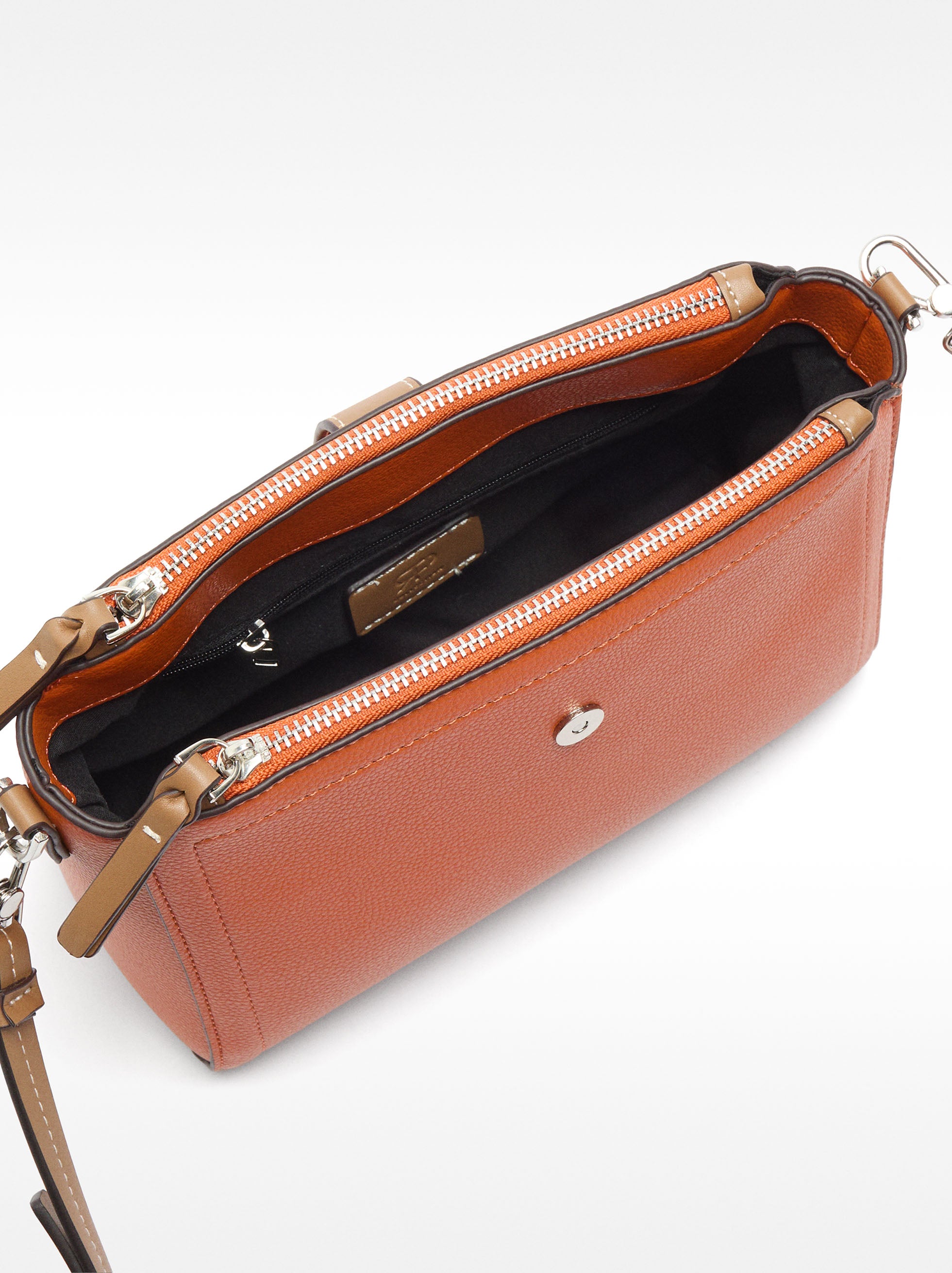 Cartera De Bandolera Con Textura