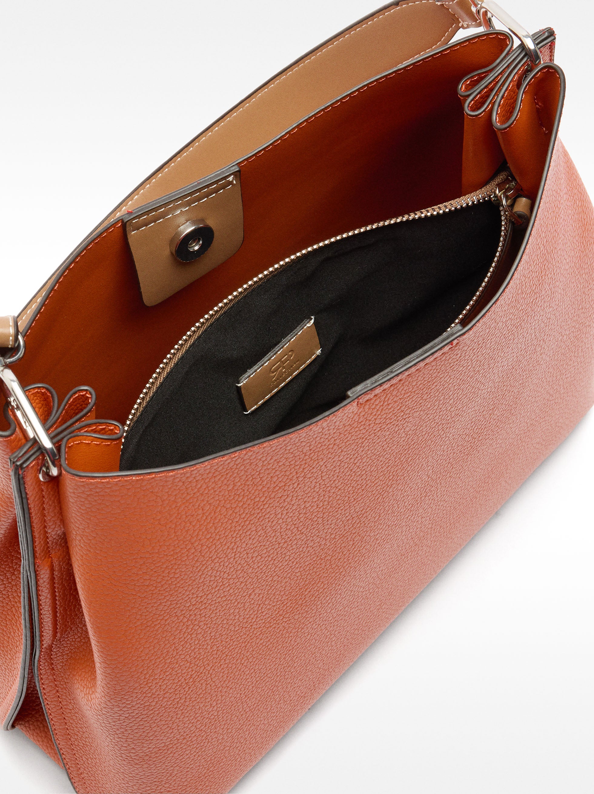 Cartera De Hombro Con Textura