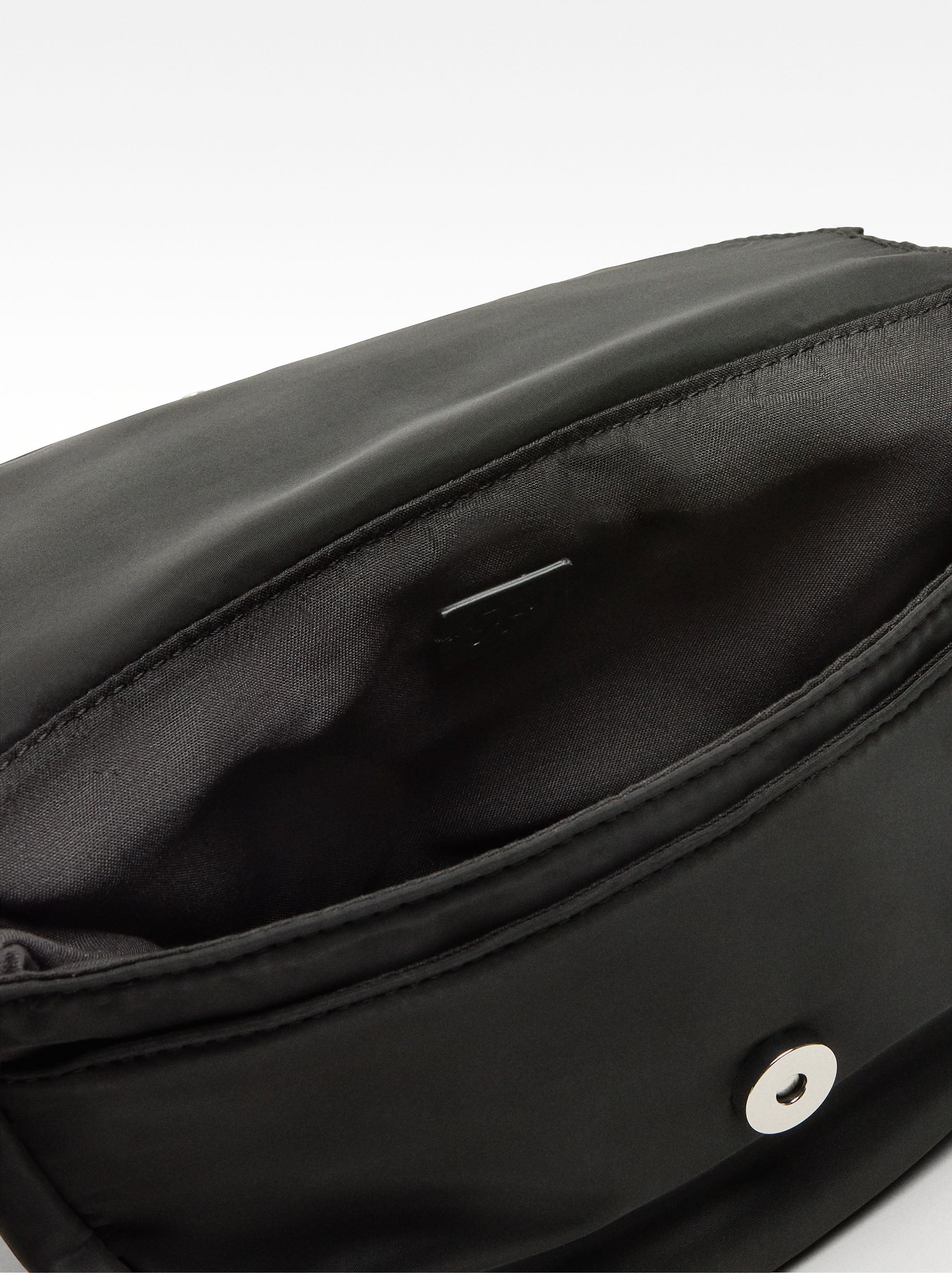 Bolso Bandolera De Nylon Con Cierre De Solapa