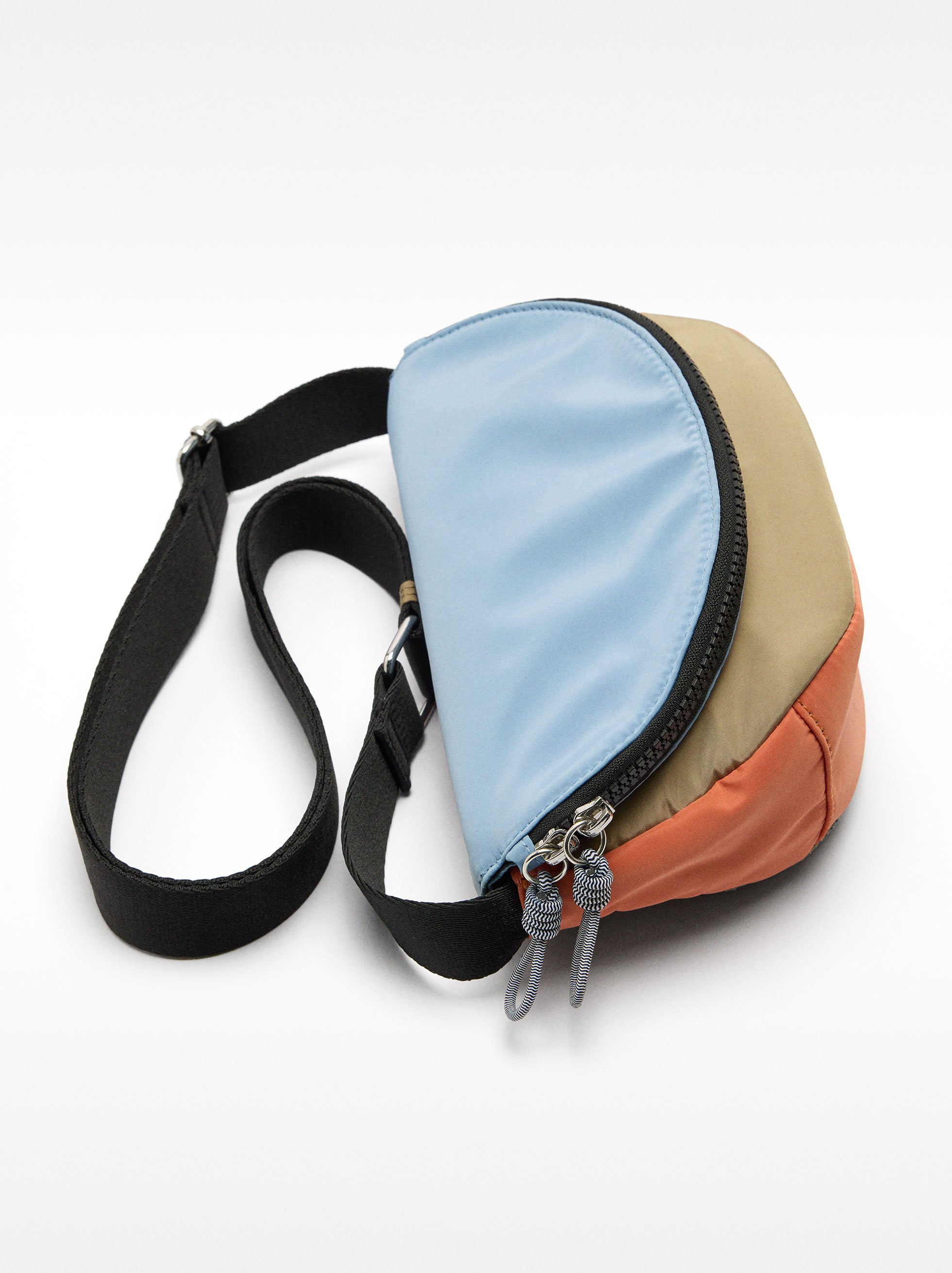 Bolso Bandolera De Nylon Con Cierre De Solapa