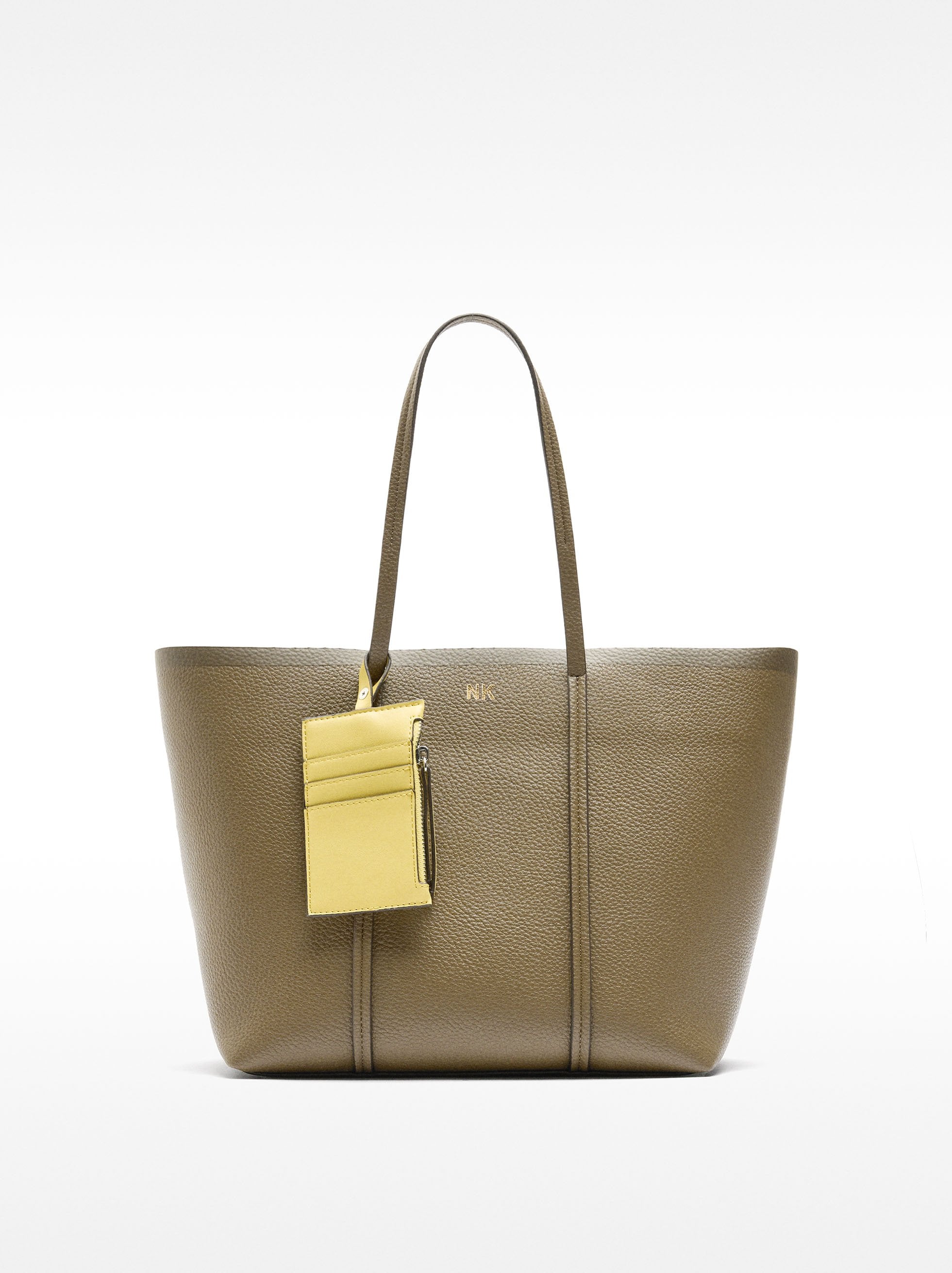 Cartera Shopper Con Colgante